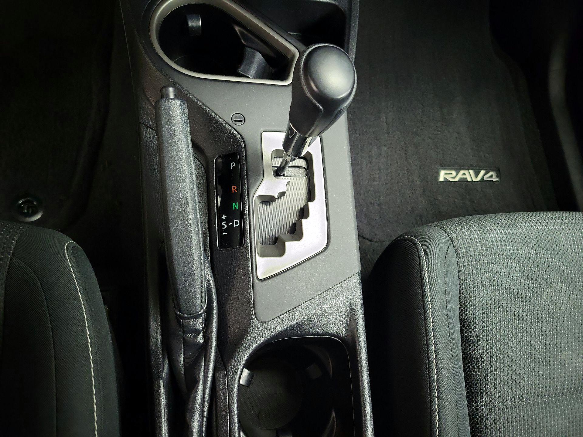 Thumbnail: 2018 Toyota RAV4 - 18