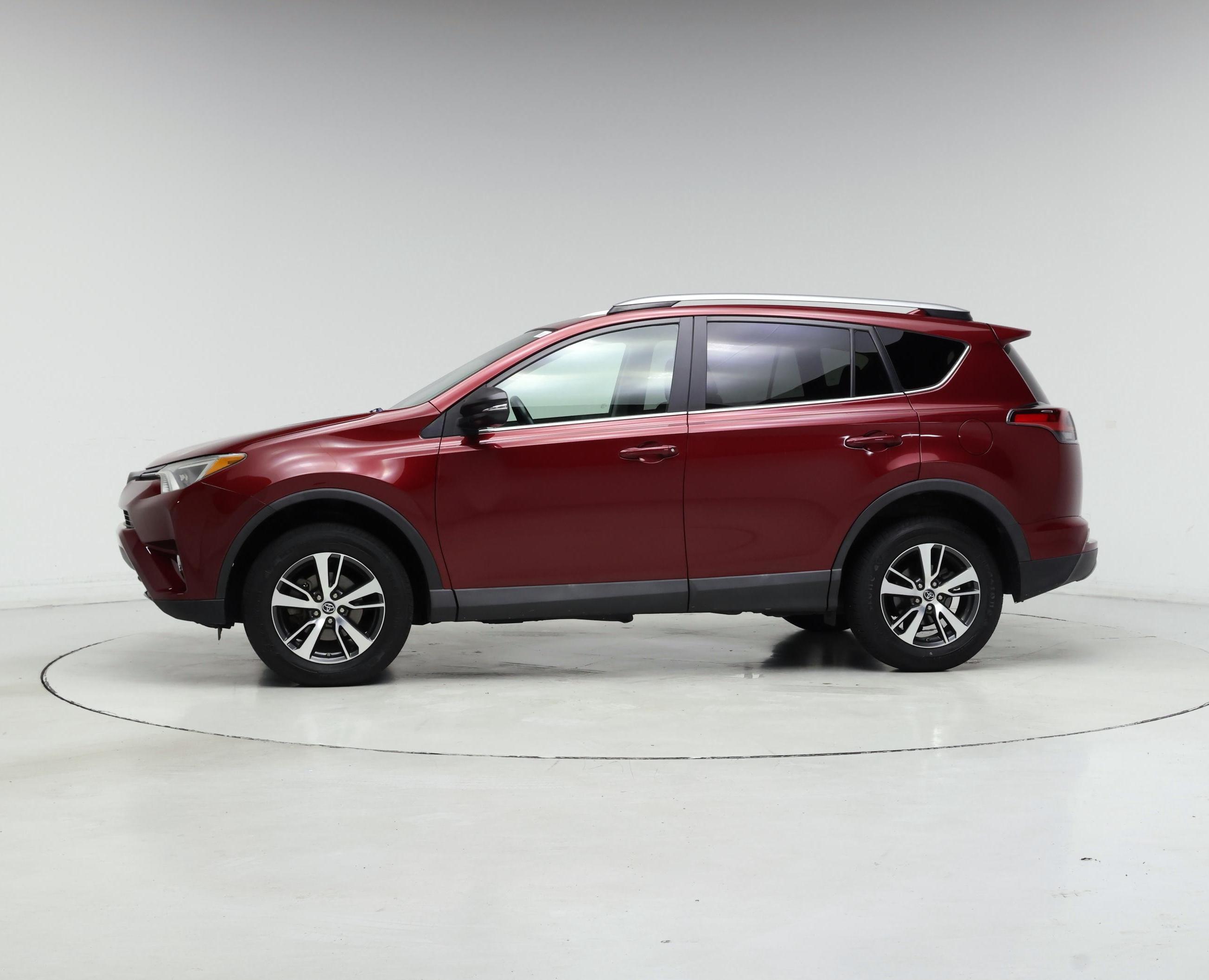 Thumbnail: 2018 Toyota RAV4 - 3