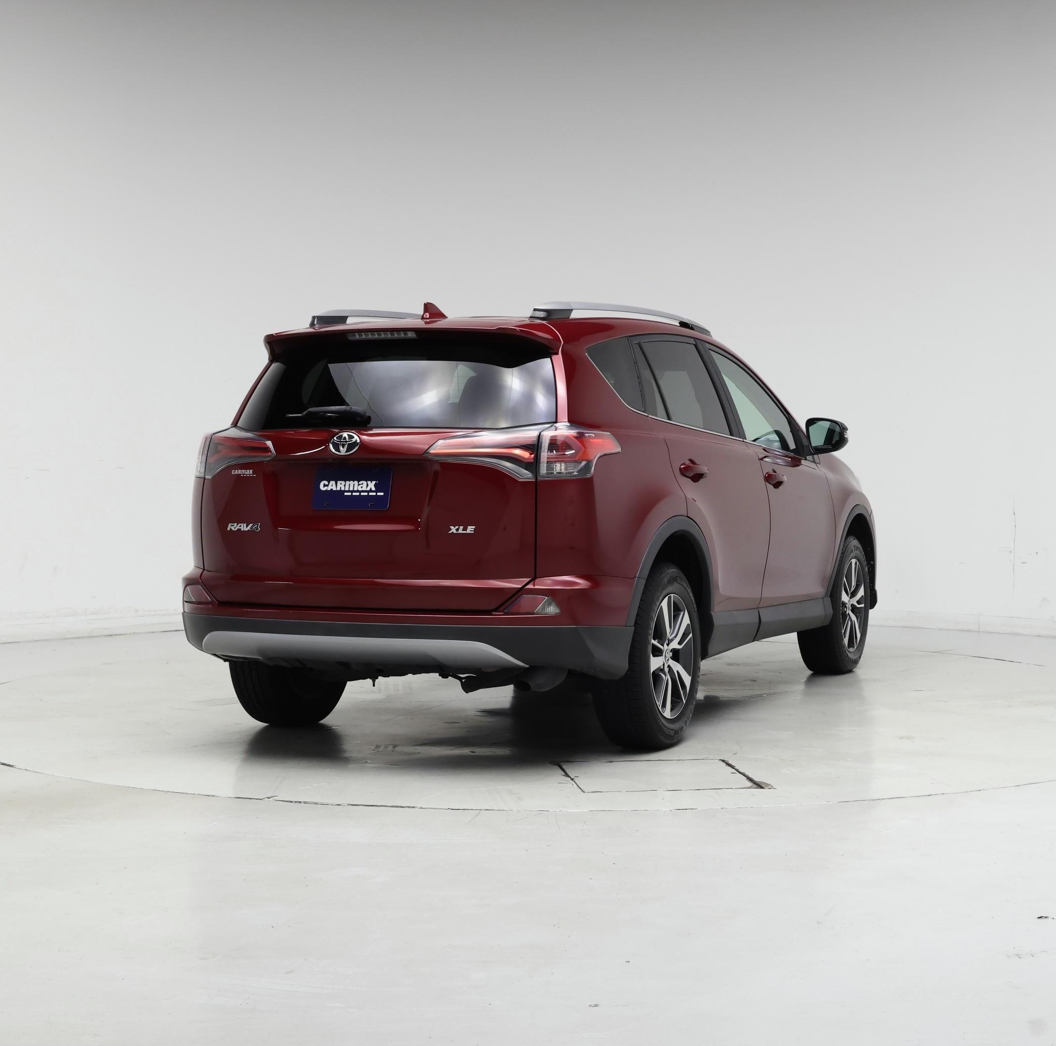 Thumbnail: 2018 Toyota RAV4 - 8
