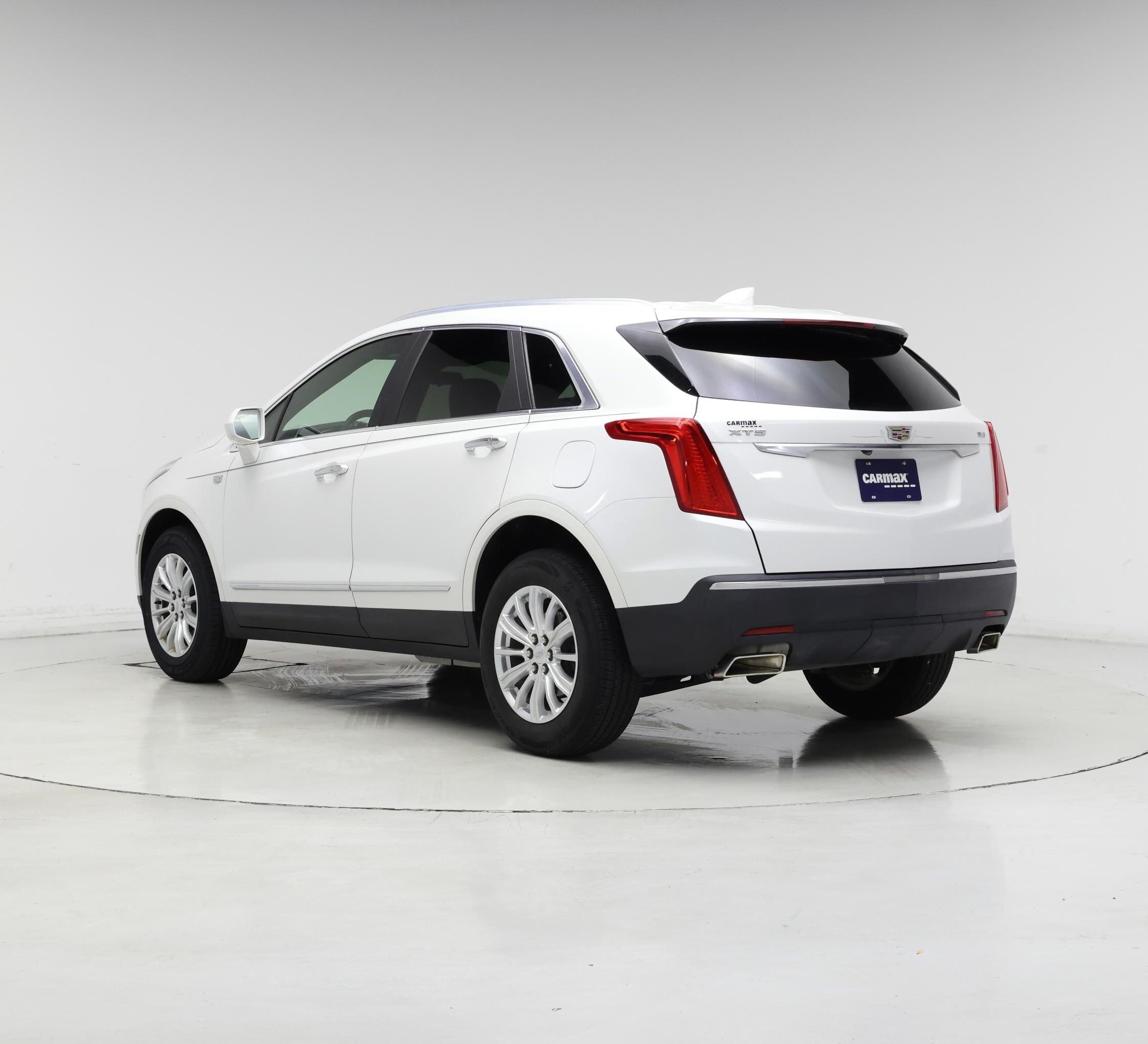 Thumbnail: 2019 Cadillac XT5 - 2