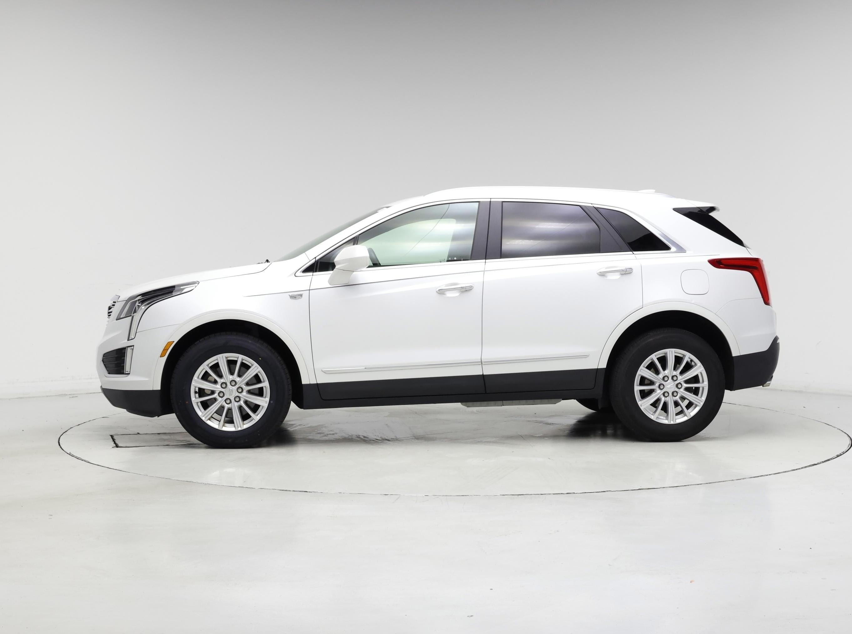 Thumbnail: 2019 Cadillac XT5 - 3