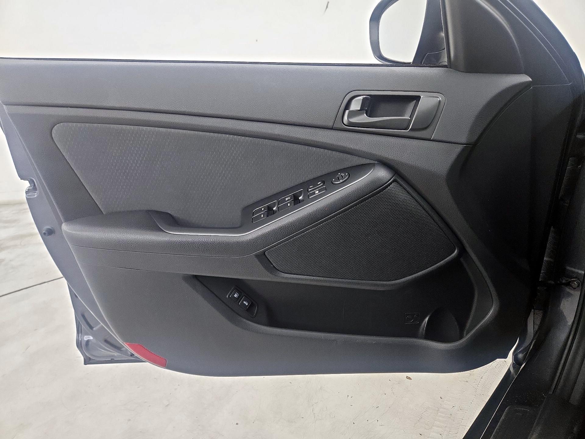 Thumbnail: 2015 Kia Optima - 12