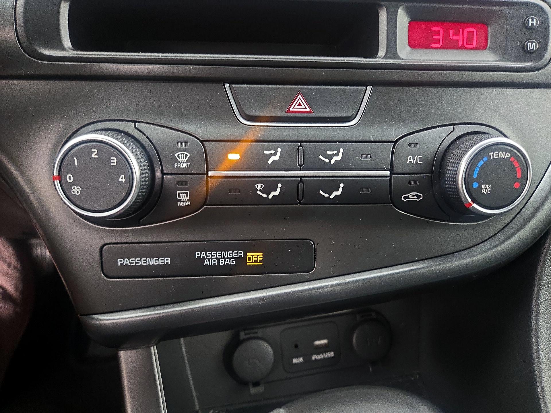 Thumbnail: 2015 Kia Optima - 15