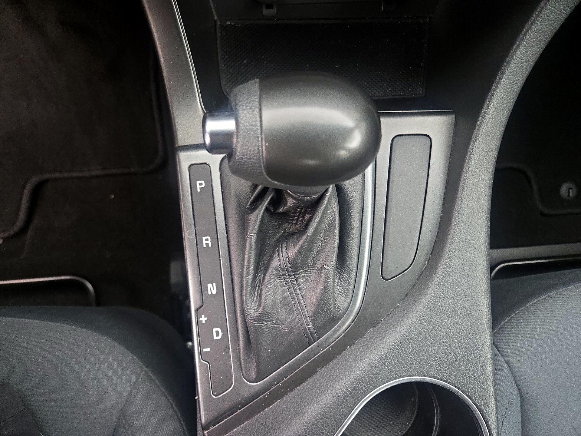 Thumbnail: 2015 Kia Optima - 16