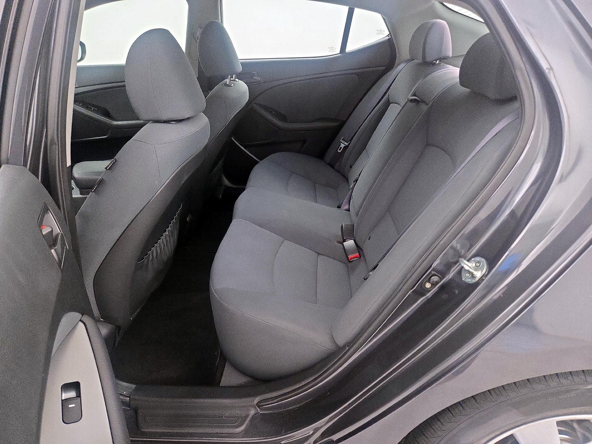 Thumbnail: 2015 Kia Optima - 18