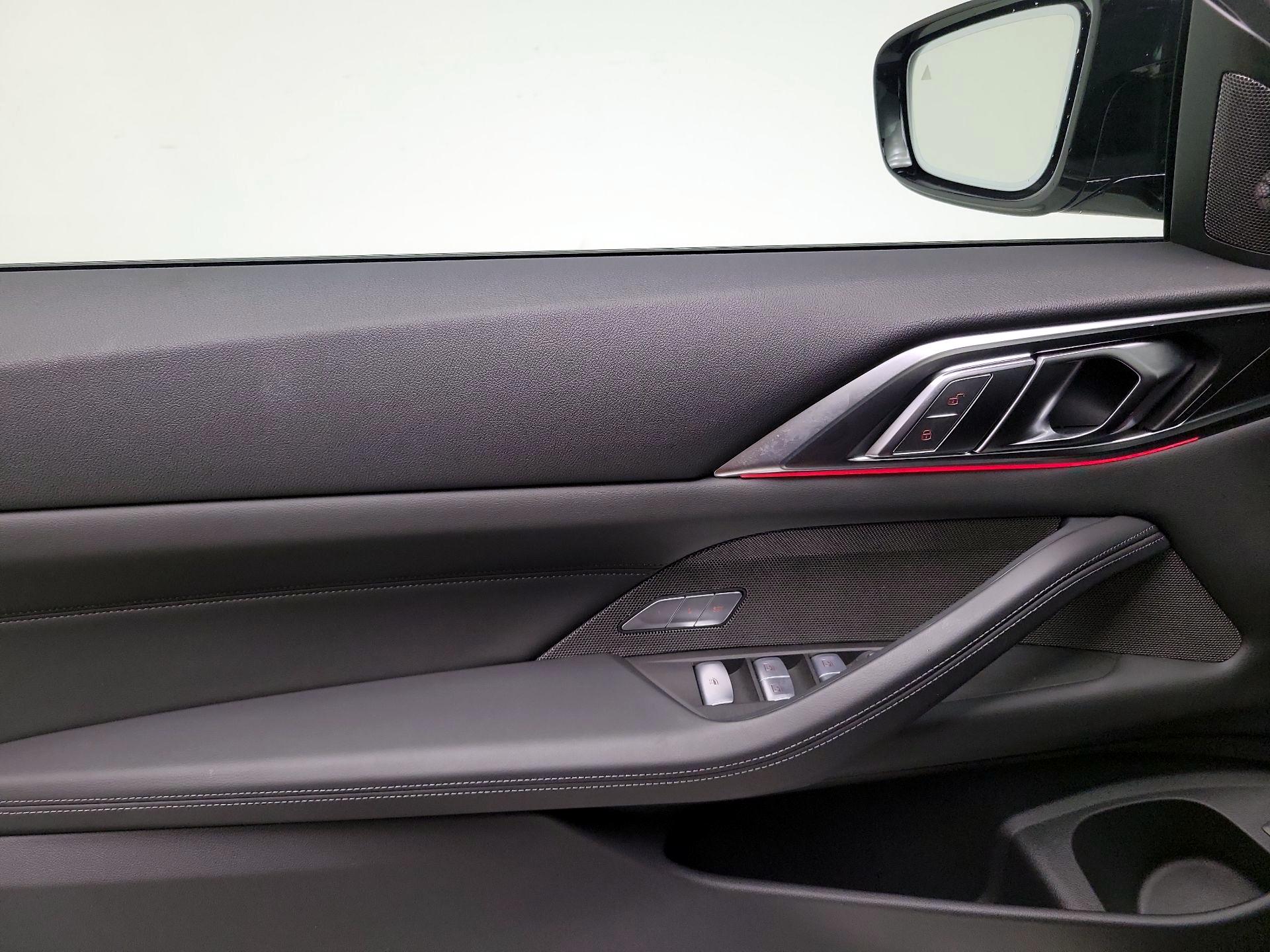Thumbnail: 2025 BMW M4 - 12