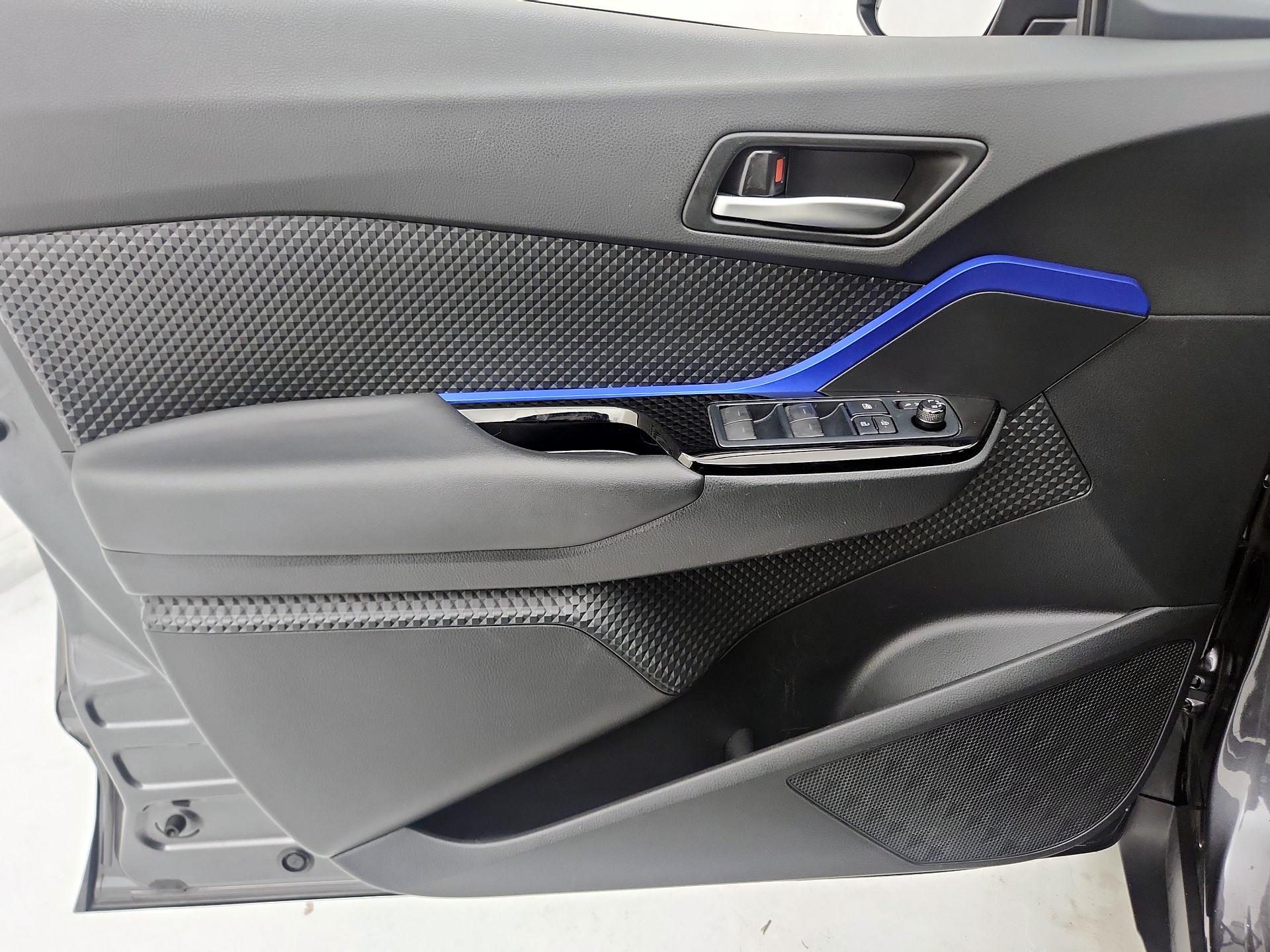 Thumbnail: 2021 Toyota C-HR - 12