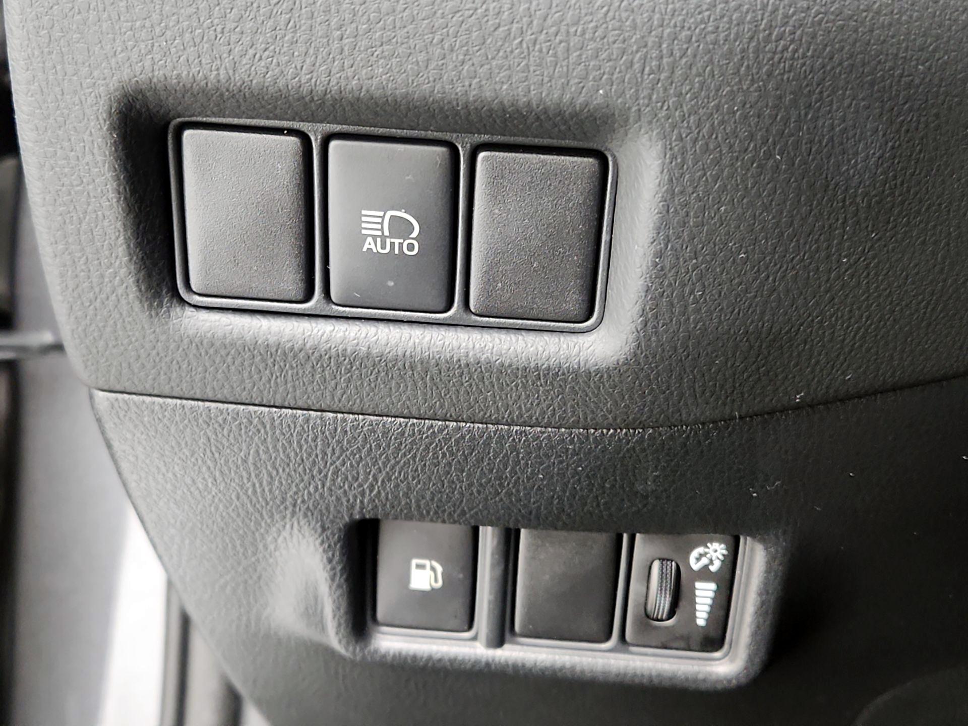 Thumbnail: 2021 Toyota C-HR - 13