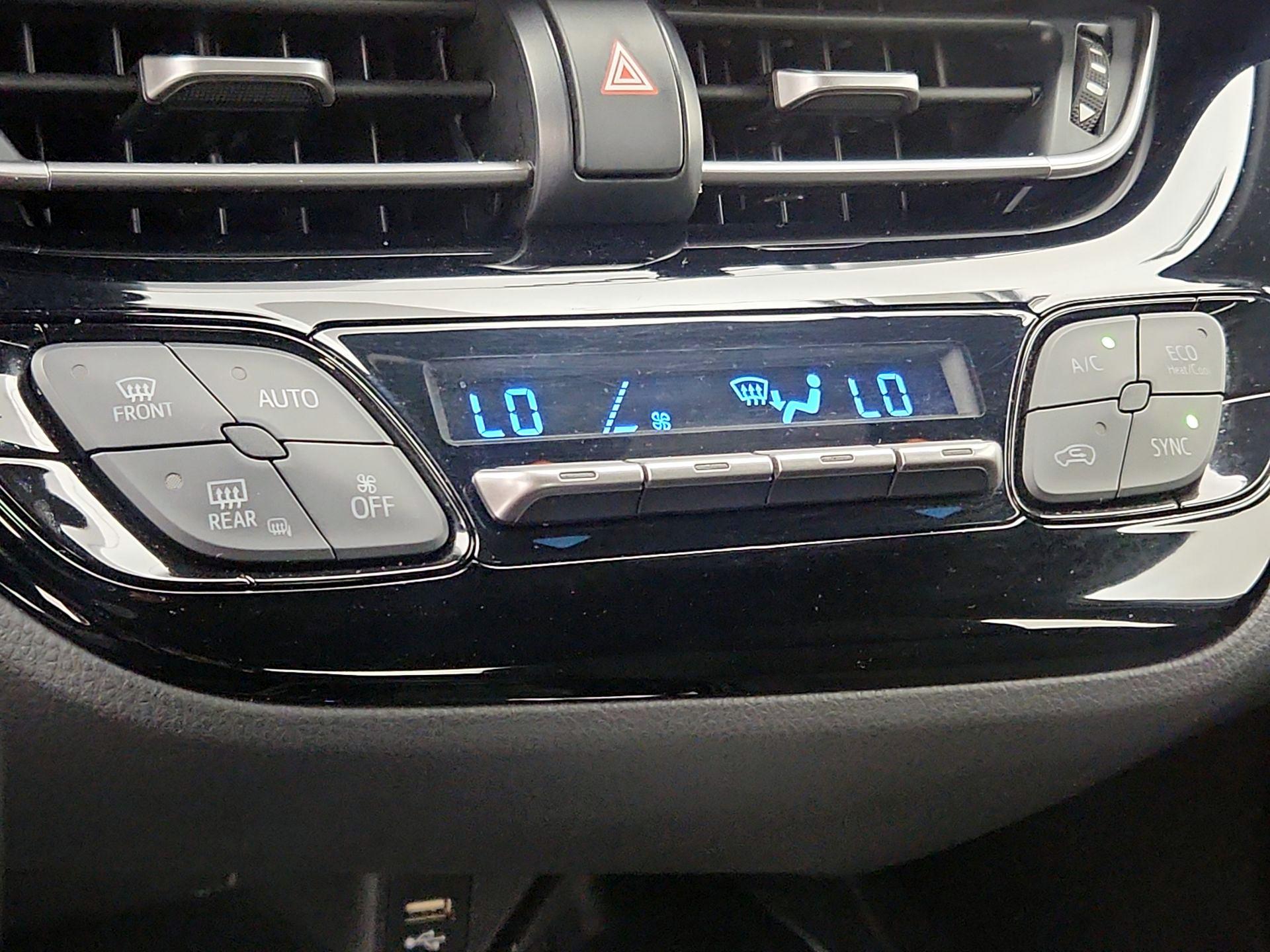 Thumbnail: 2021 Toyota C-HR - 16