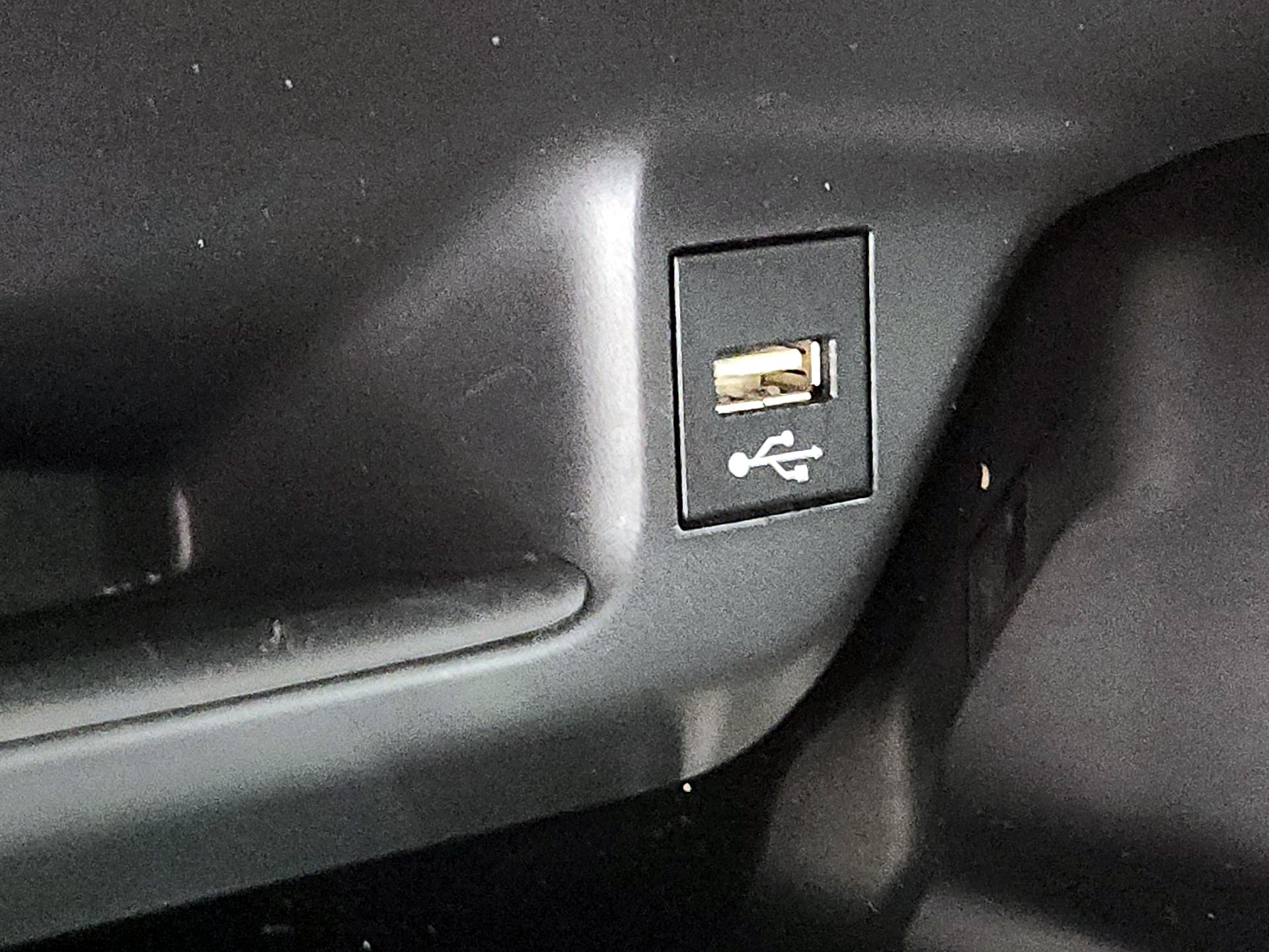 Thumbnail: 2021 Toyota C-HR - 18