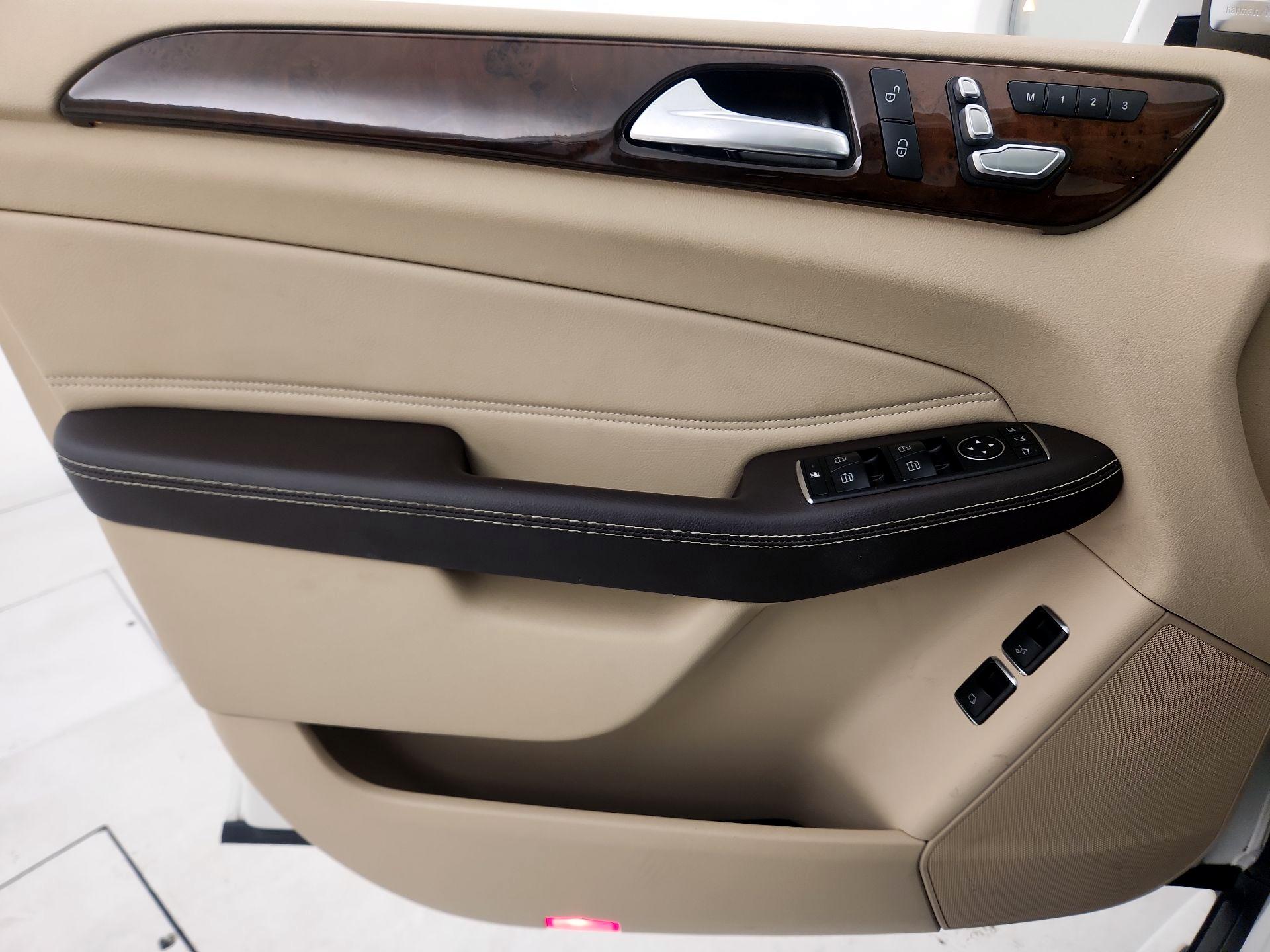 Thumbnail: 2019 Mercedes-Benz GLS - 12