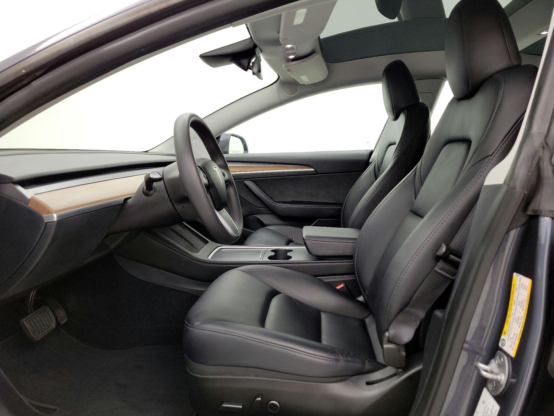 Thumbnail: 2023 Tesla Model 3 - 11