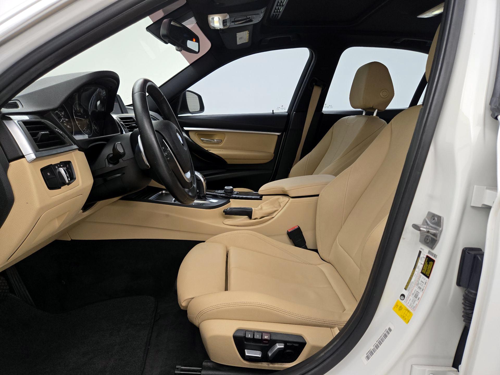 Thumbnail: 2017 BMW 3 Series - 11