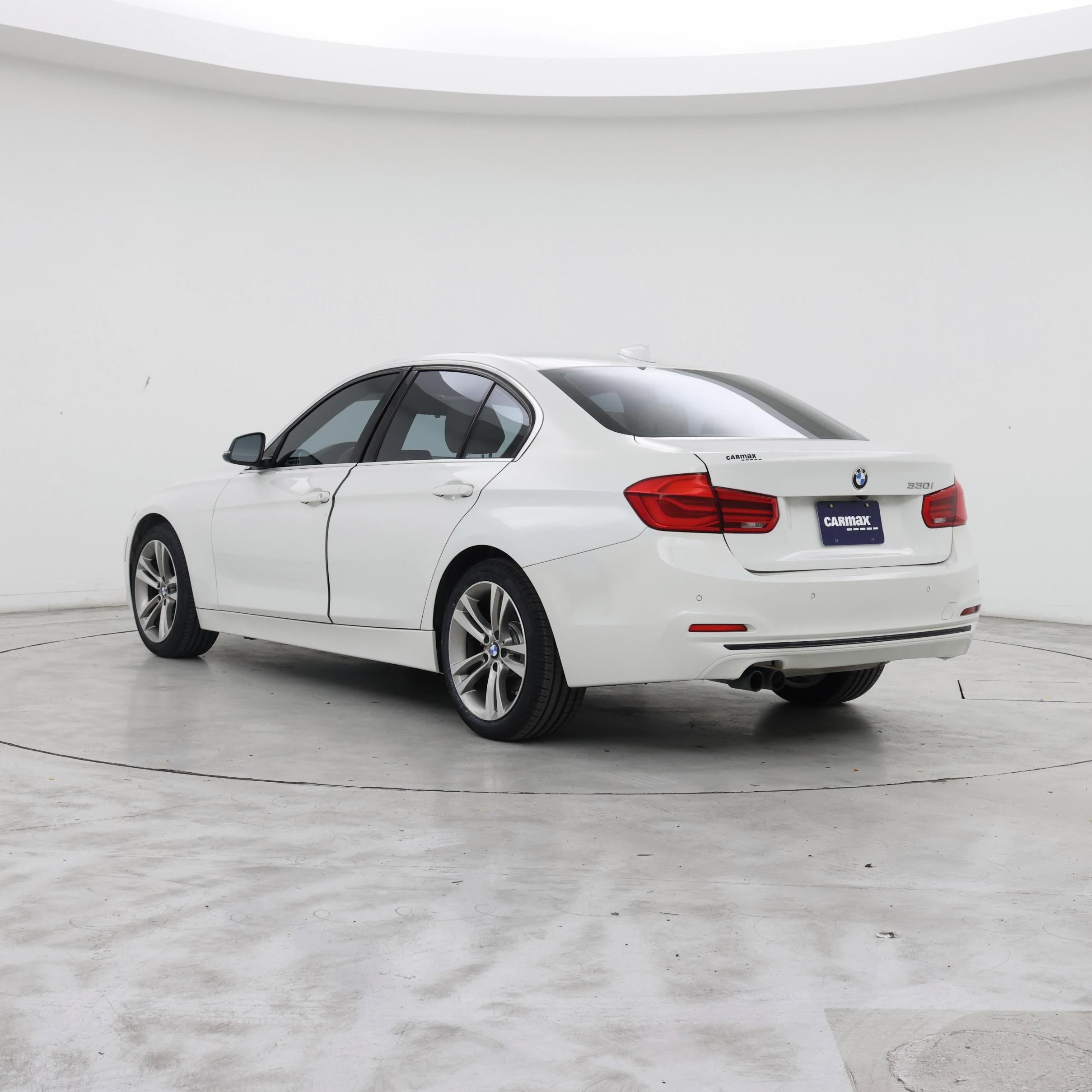 Thumbnail: 2017 BMW 3 Series - 2