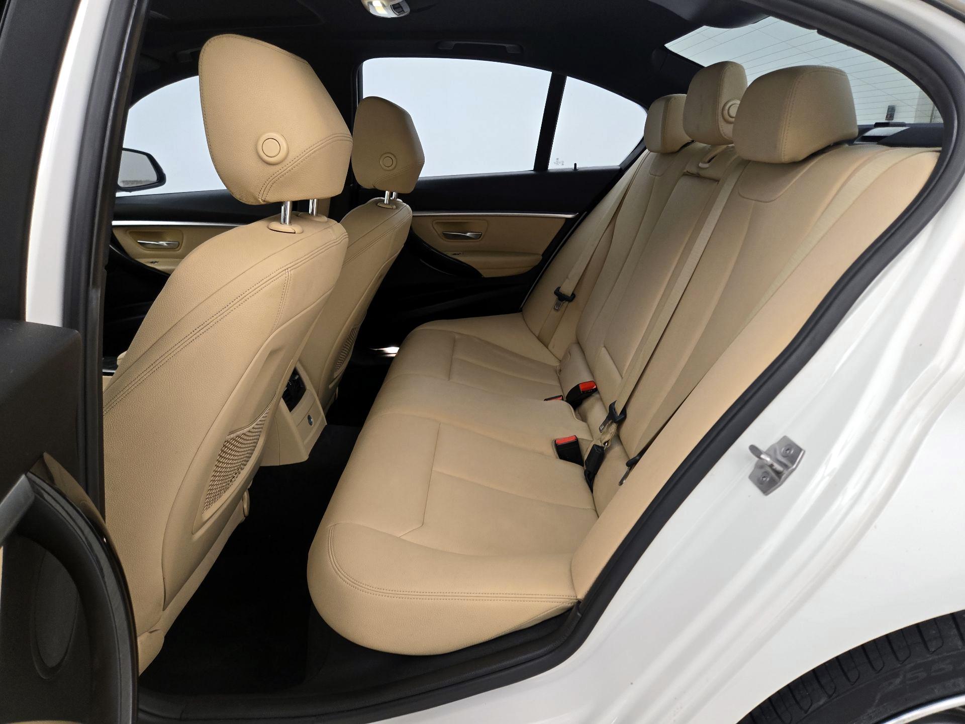 Thumbnail: 2017 BMW 3 Series - 20