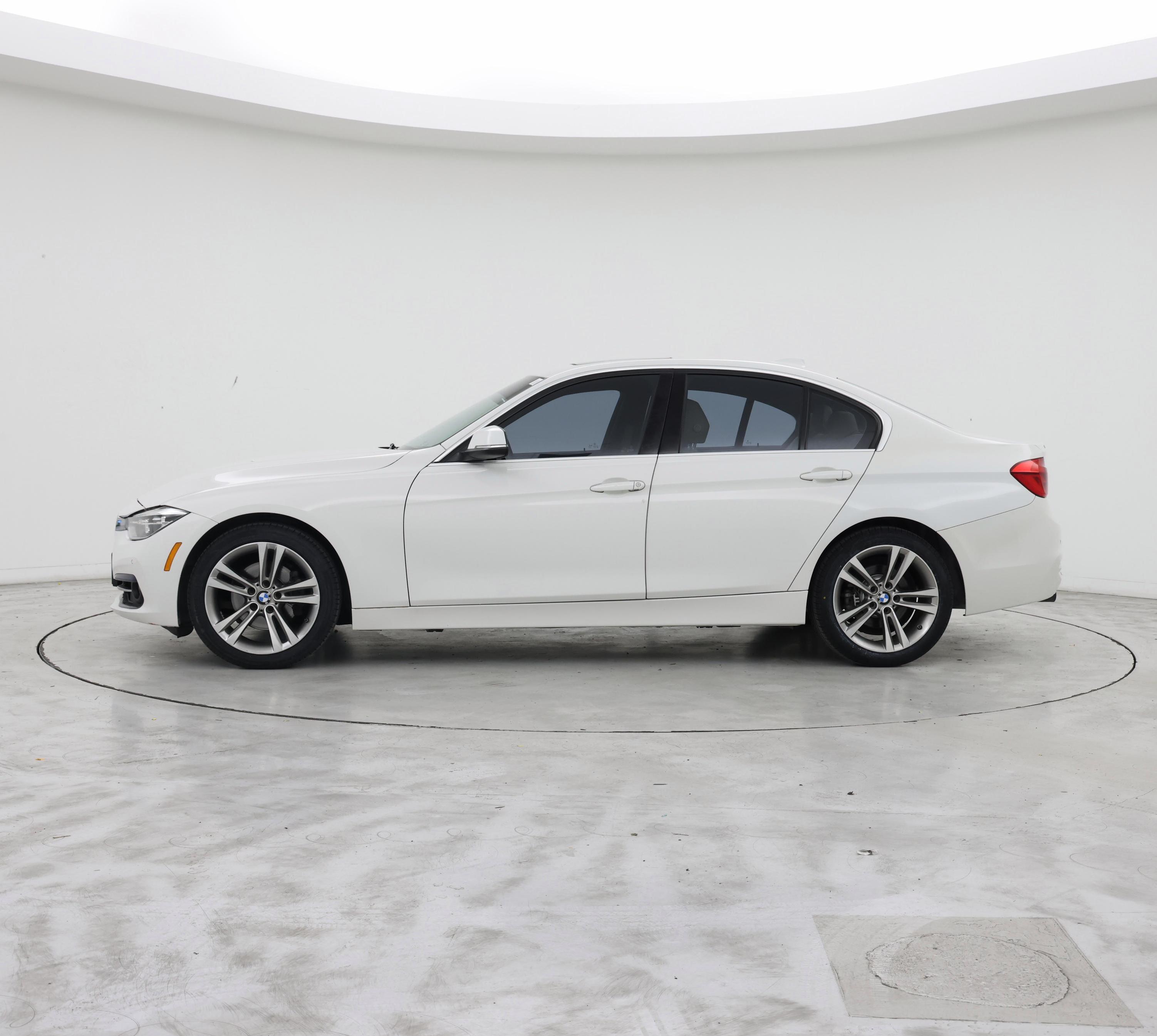 Thumbnail: 2017 BMW 3 Series - 3