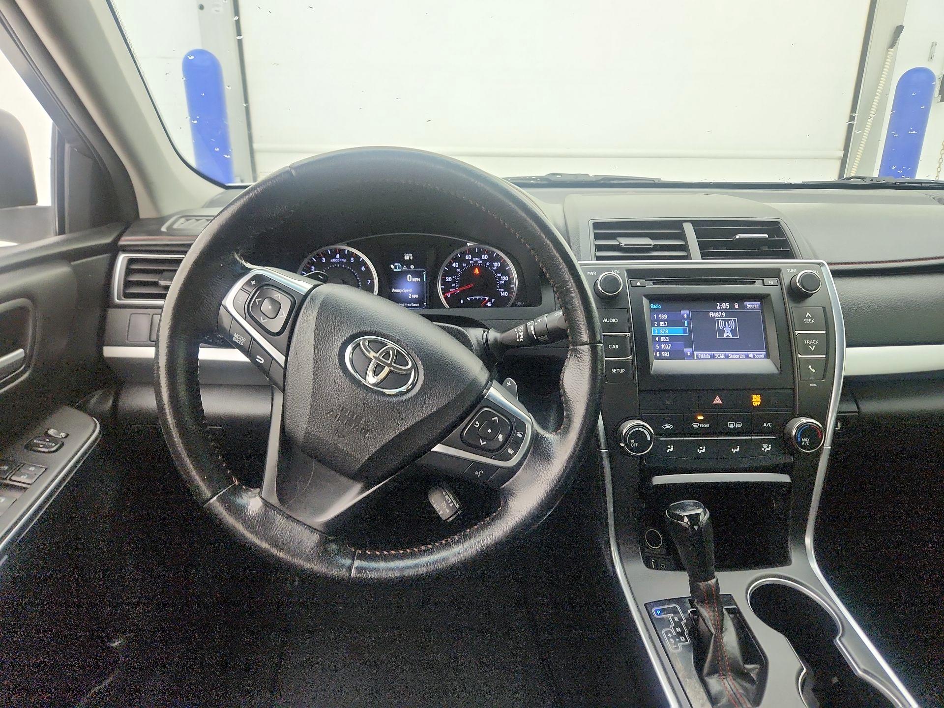 Thumbnail: 2015 Toyota Camry - 10