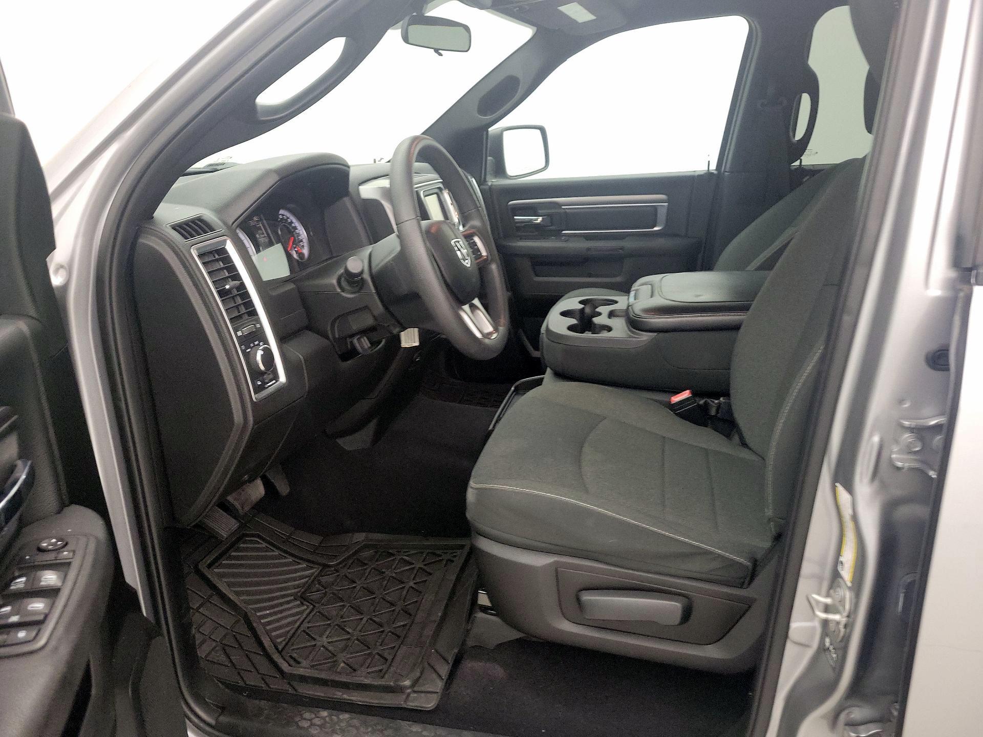 Thumbnail: 2021 RAM 1500 Classic - 11