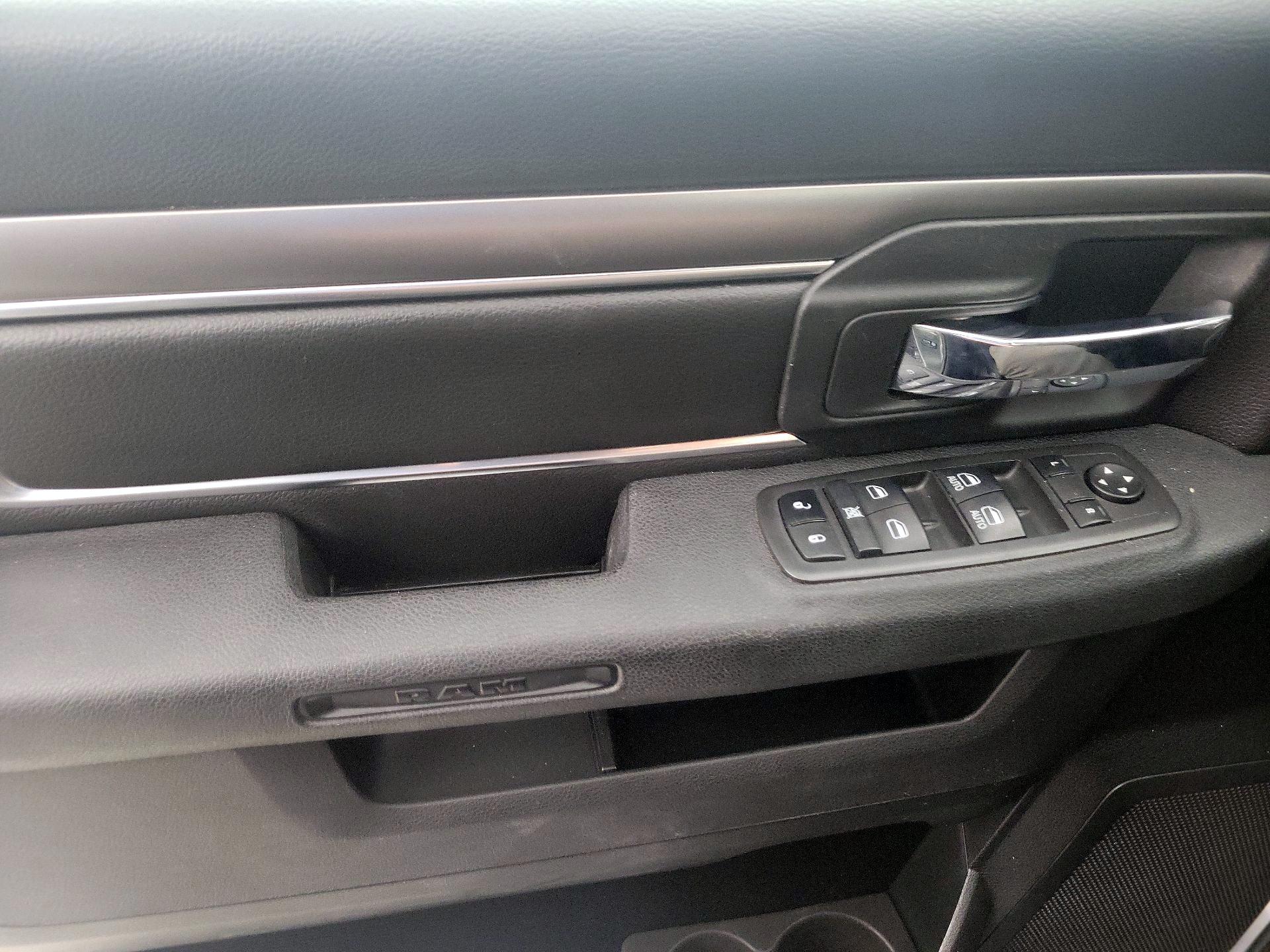 Thumbnail: 2021 RAM 1500 Classic - 12