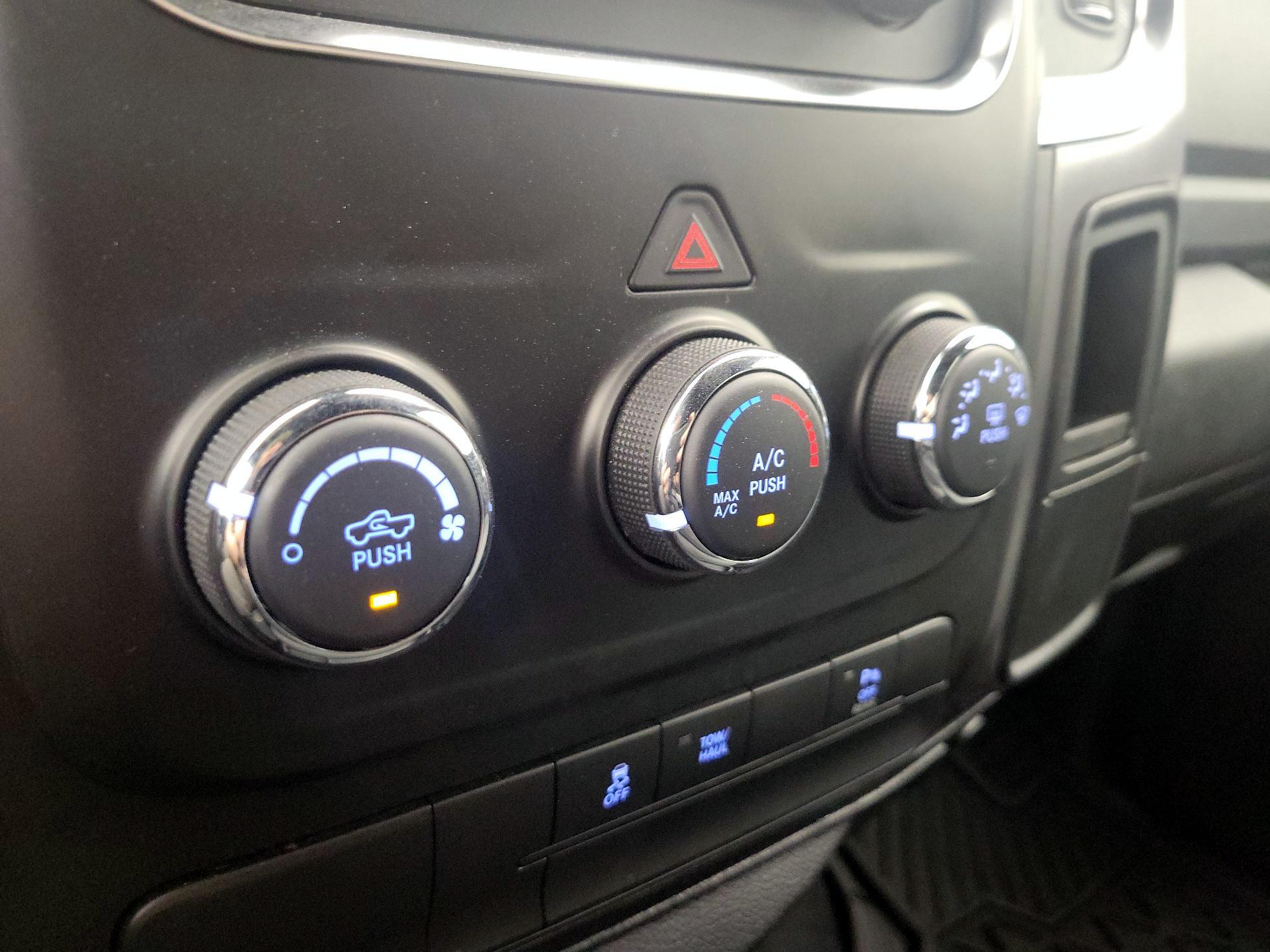 Thumbnail: 2021 RAM 1500 Classic - 16