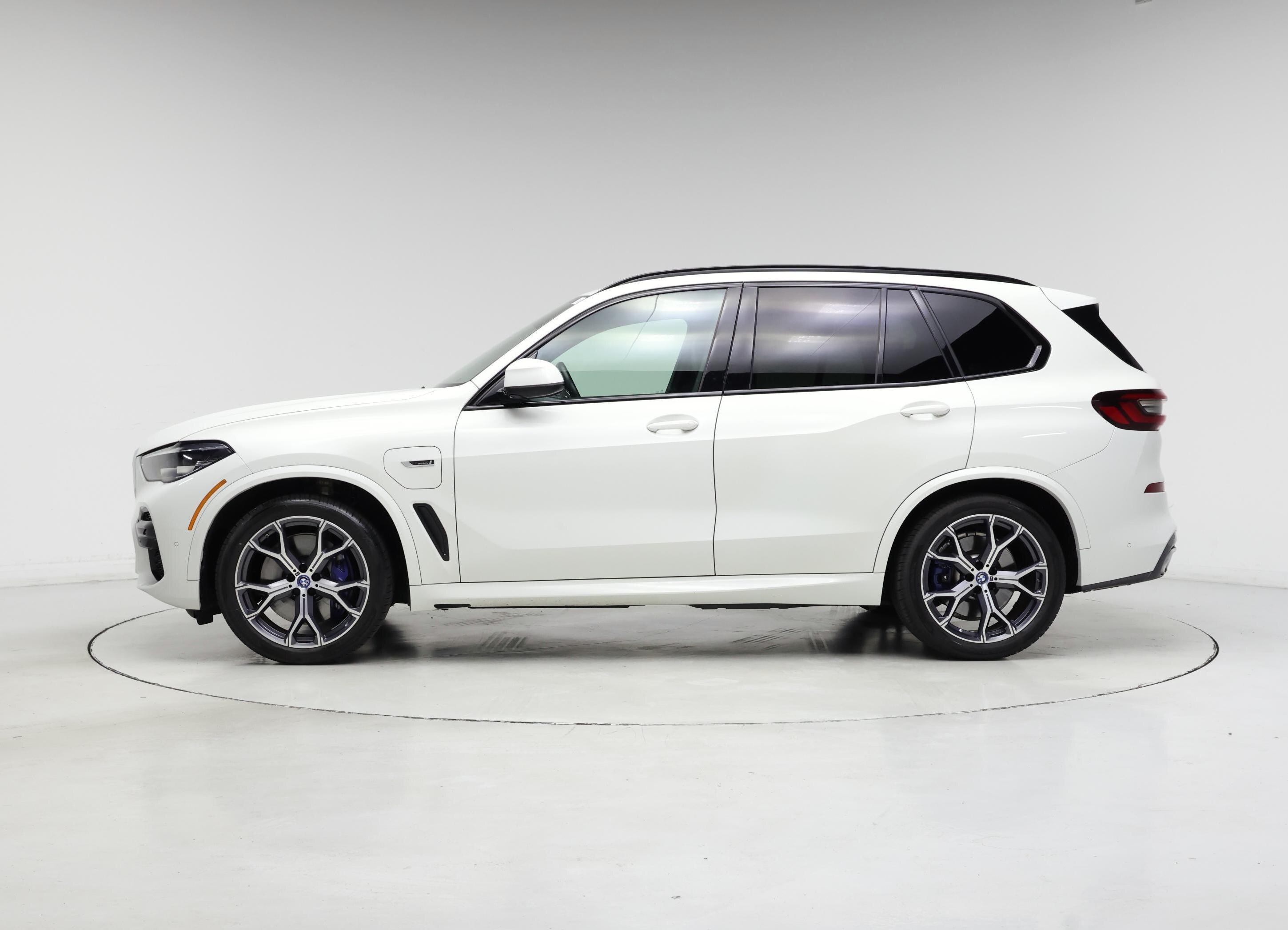 Thumbnail: 2023 BMW X5 - 3