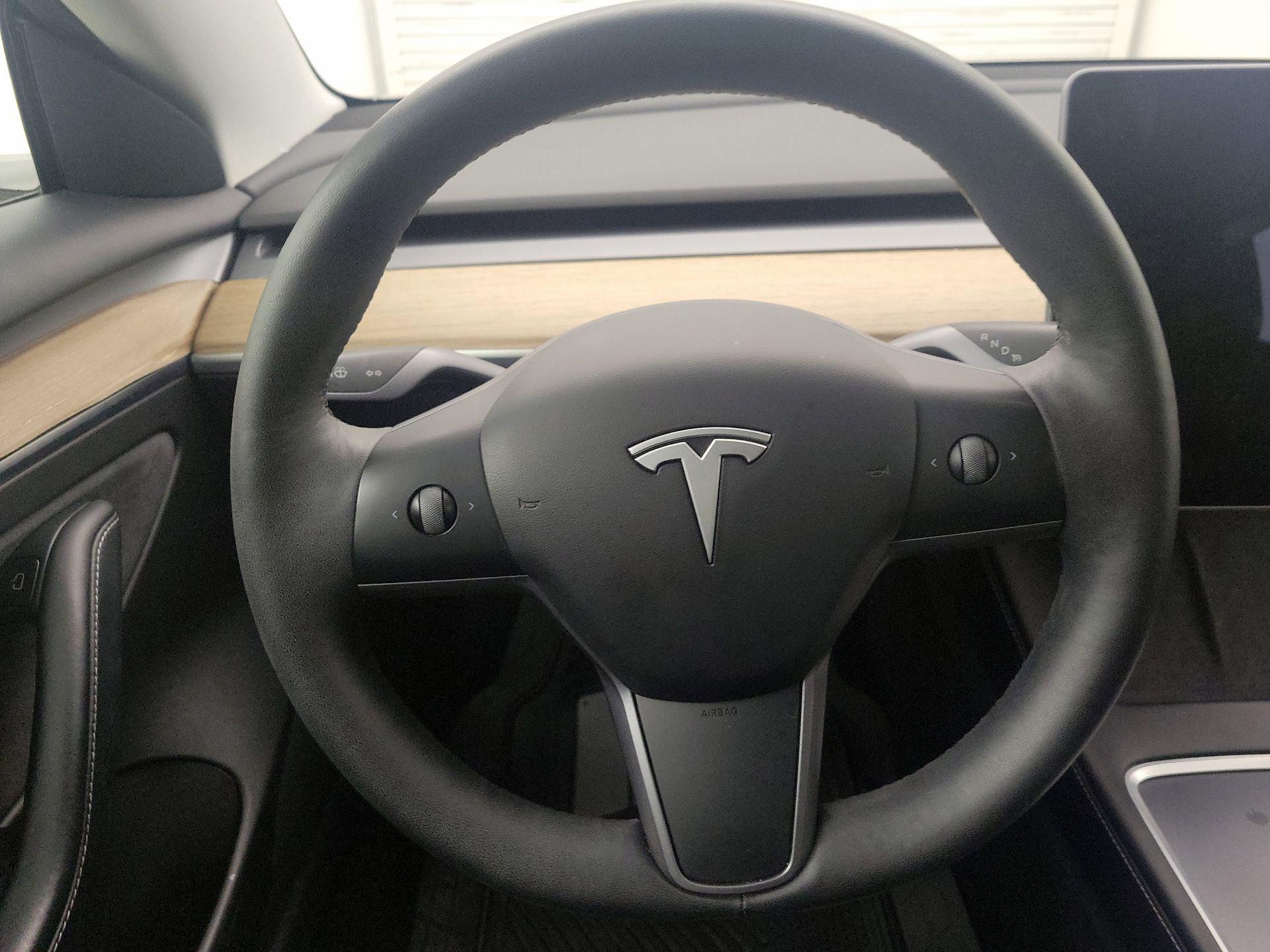 Thumbnail: 2021 Tesla Model 3 - 10