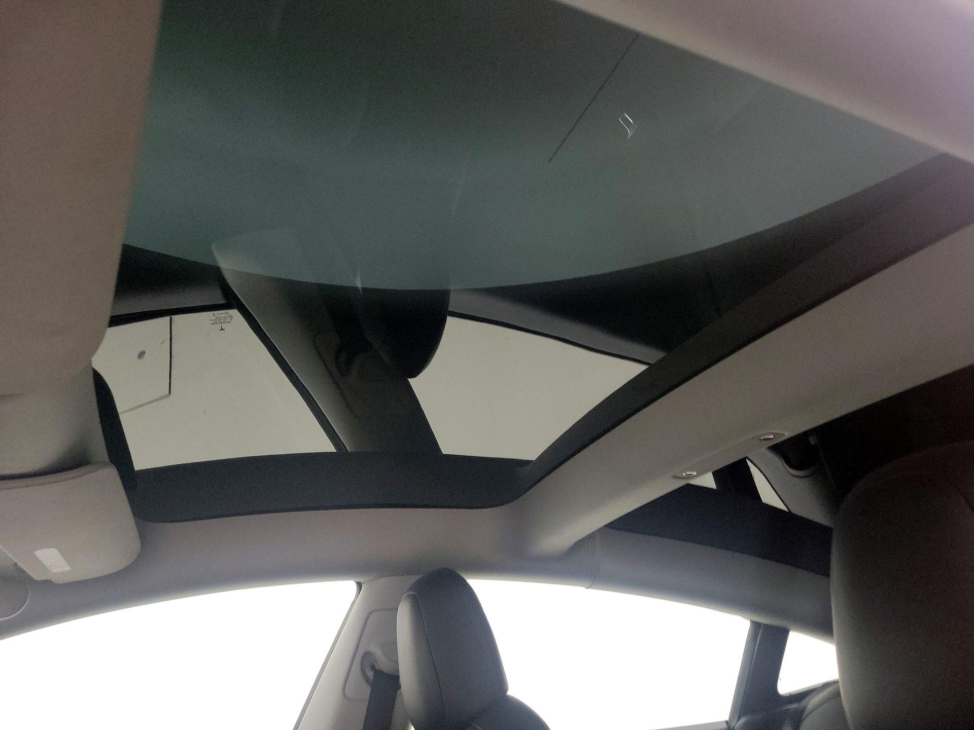 Thumbnail: 2021 Tesla Model 3 - 17