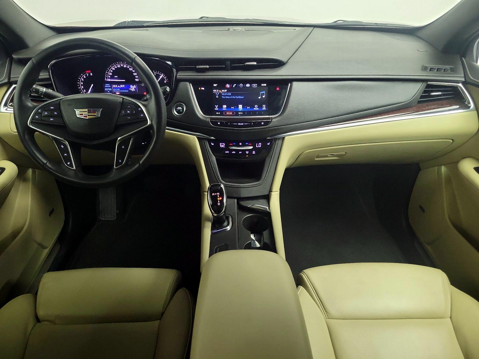 Thumbnail: 2017 Cadillac XT5 - 9