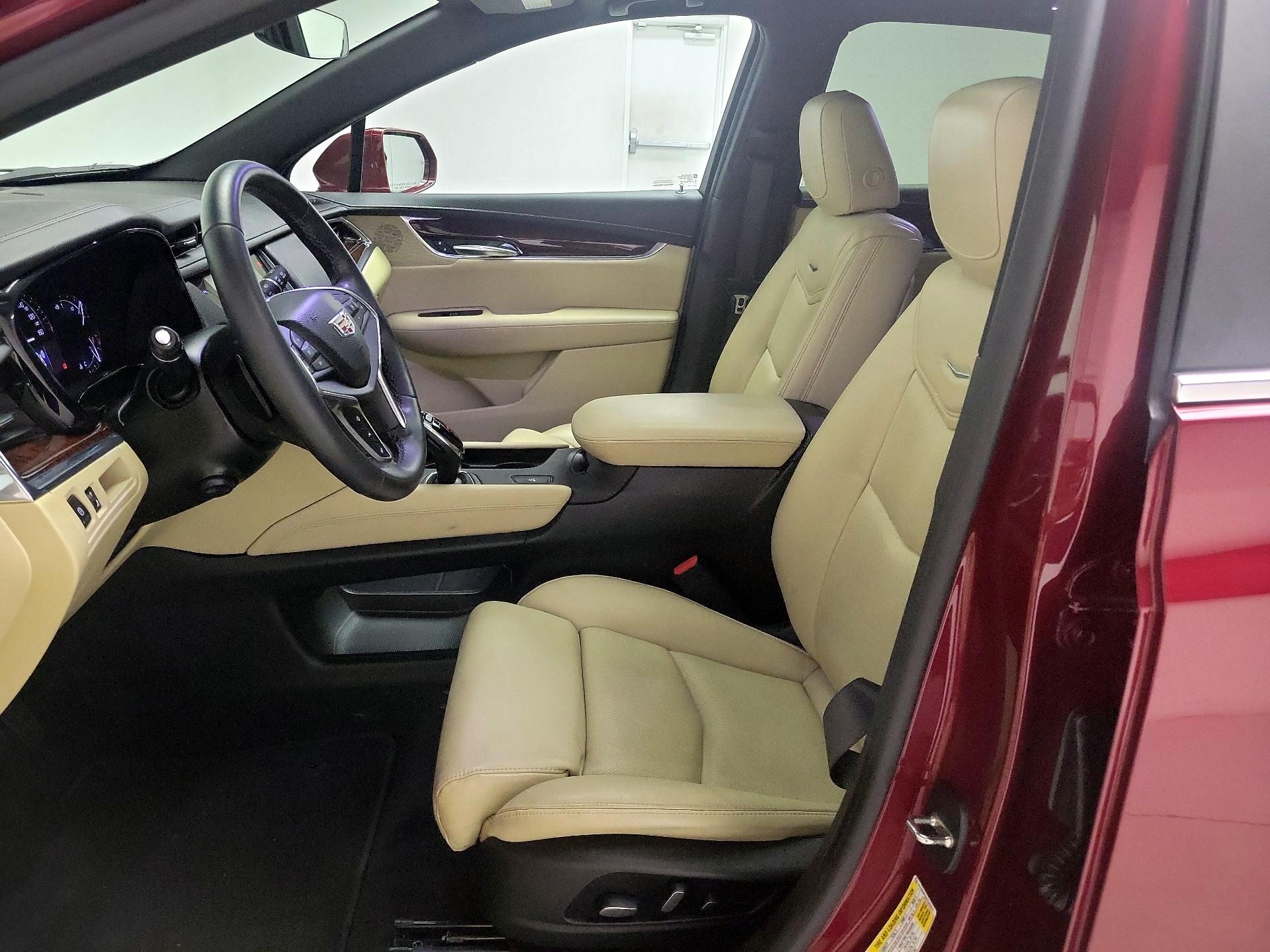 Thumbnail: 2017 Cadillac XT5 - 11