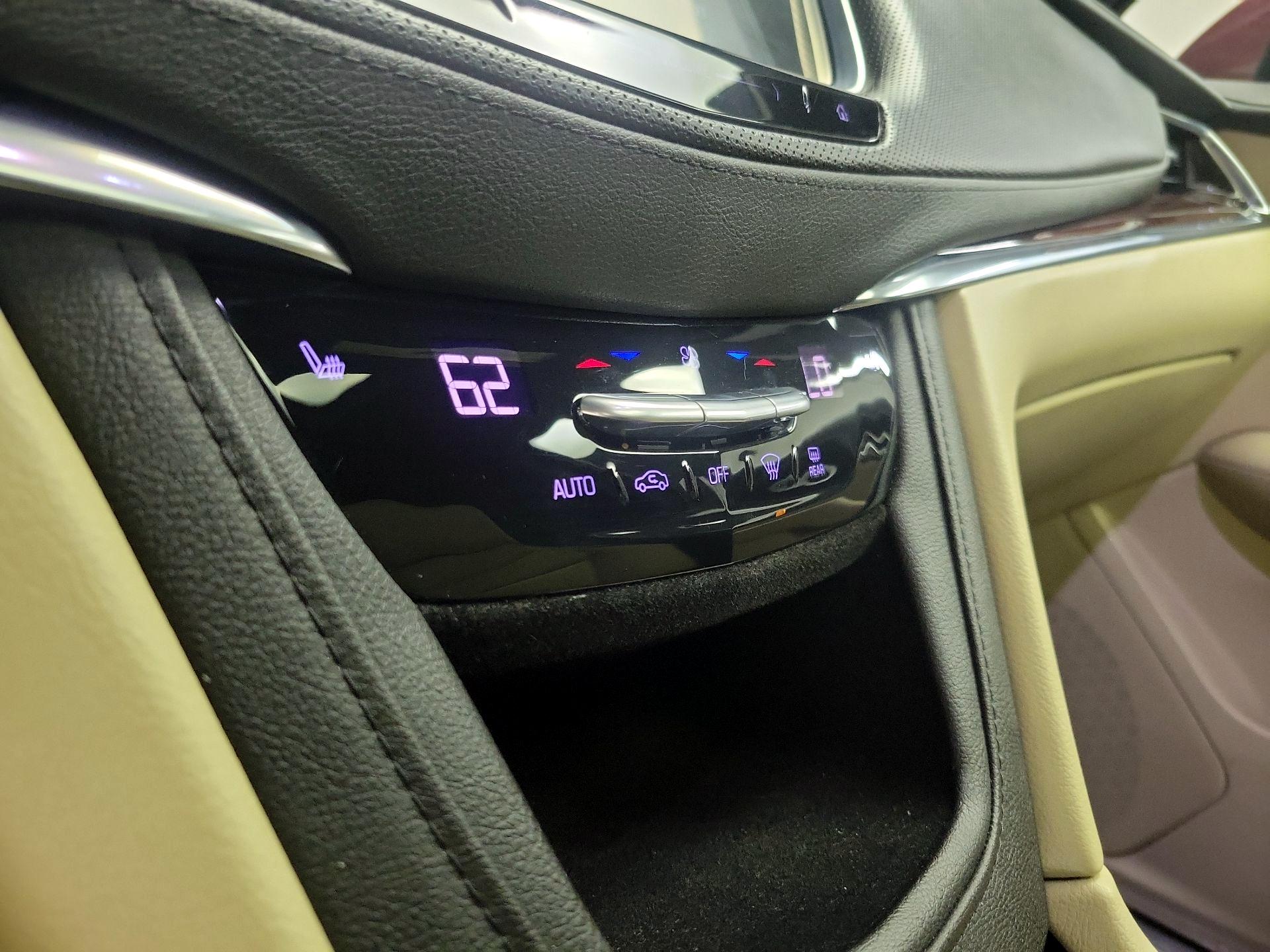 Thumbnail: 2017 Cadillac XT5 - 16
