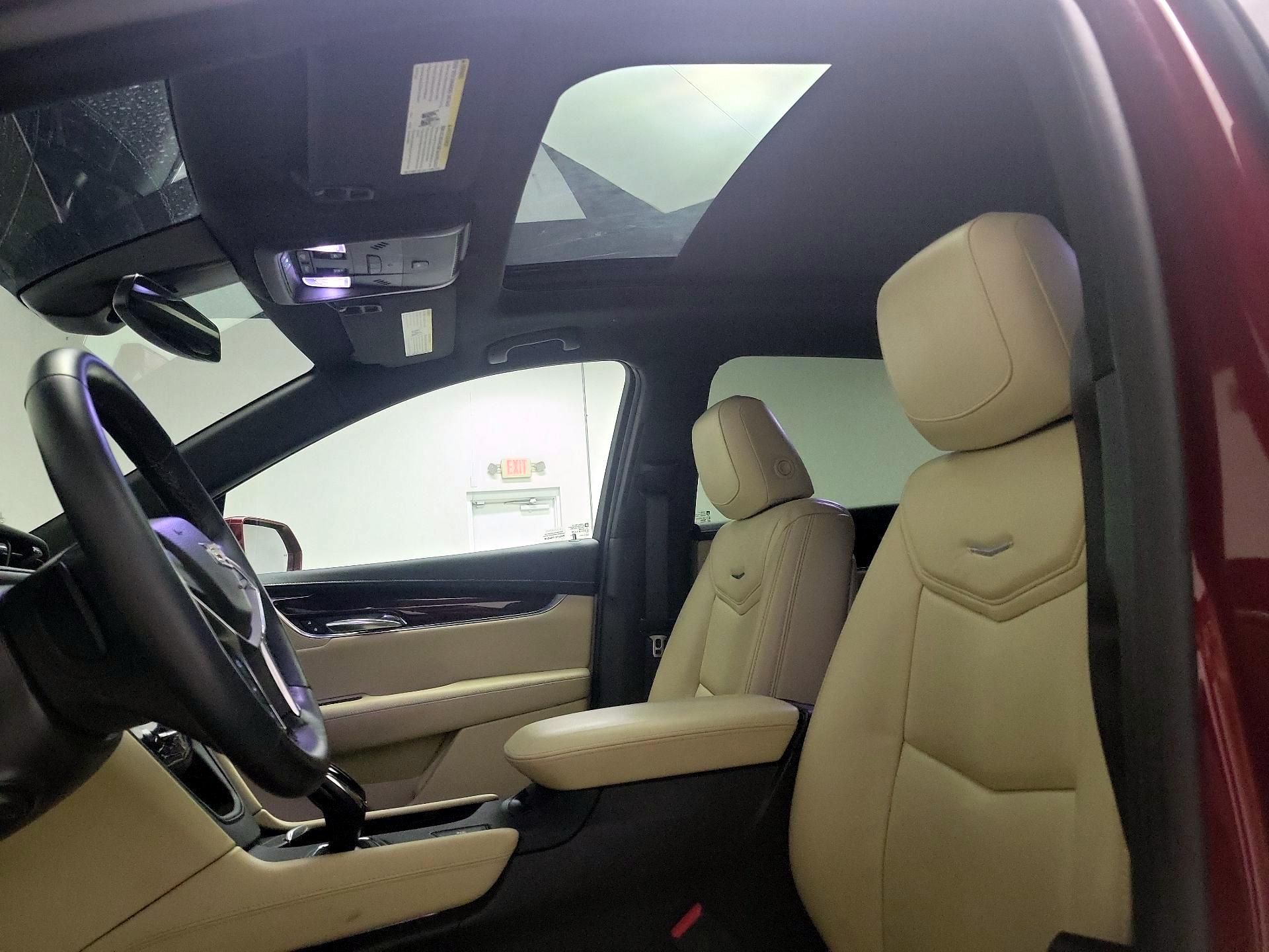 Thumbnail: 2017 Cadillac XT5 - 19