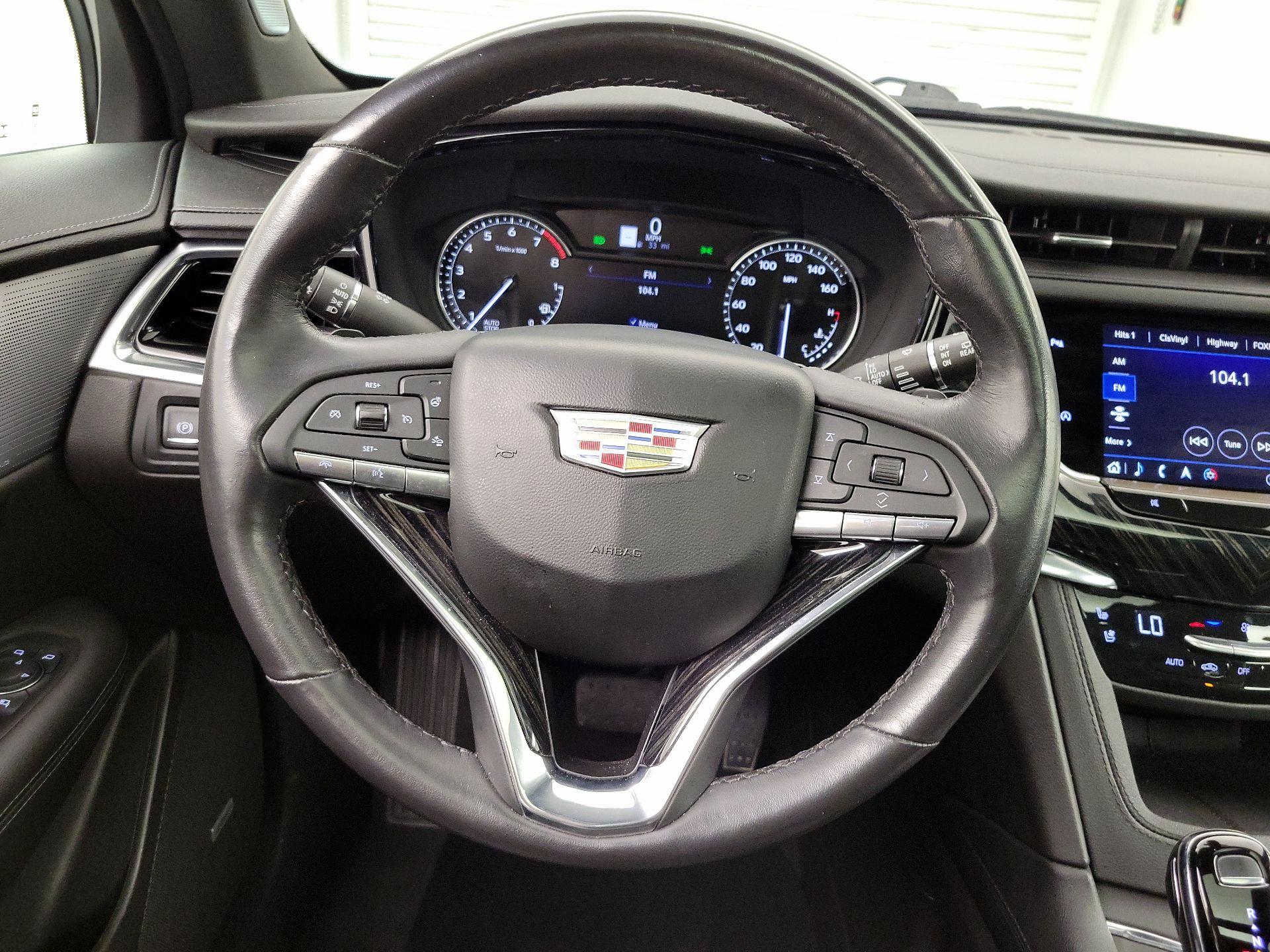 Thumbnail: 2023 Cadillac XT6 - 10