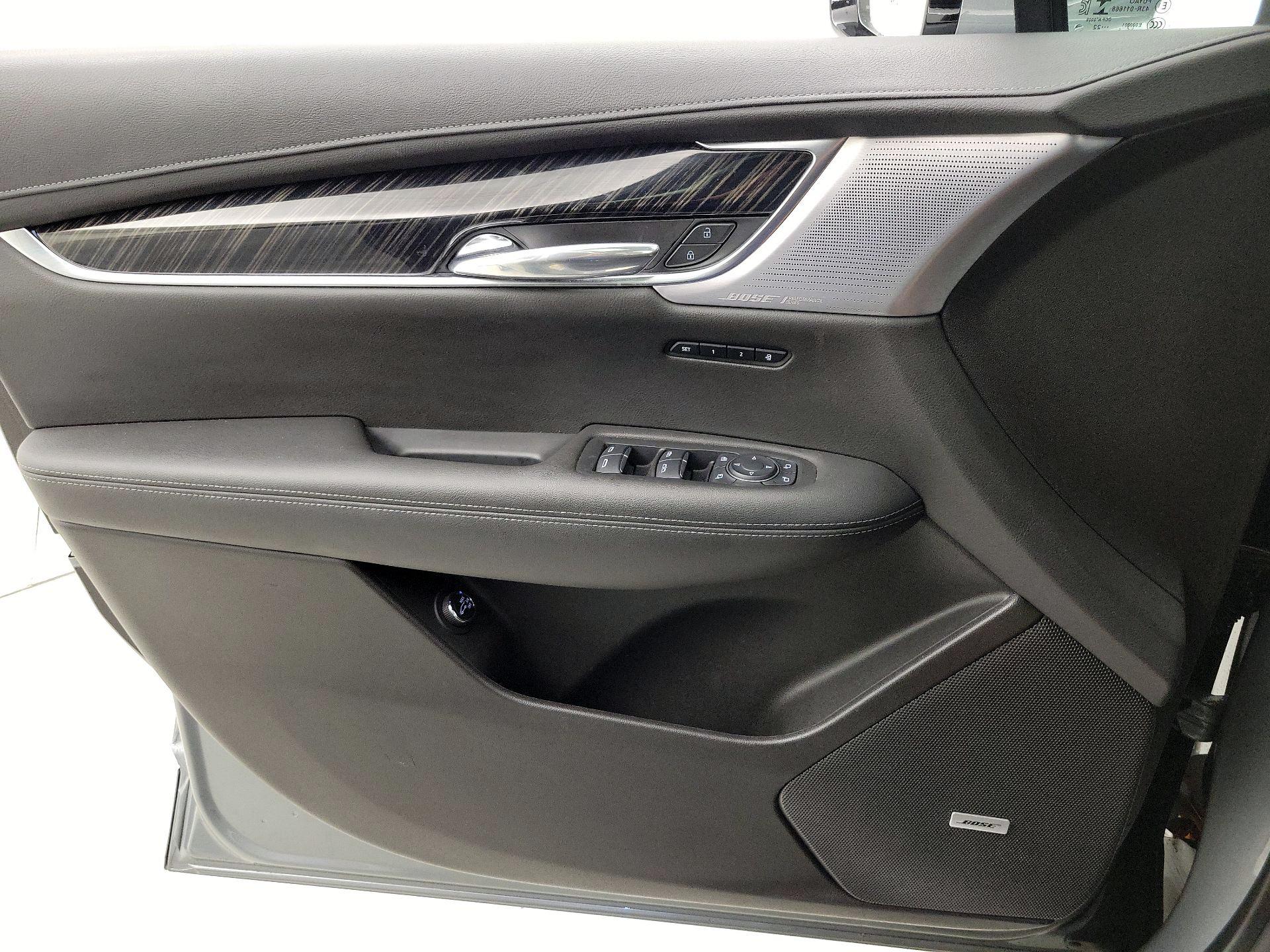 Thumbnail: 2023 Cadillac XT6 - 12