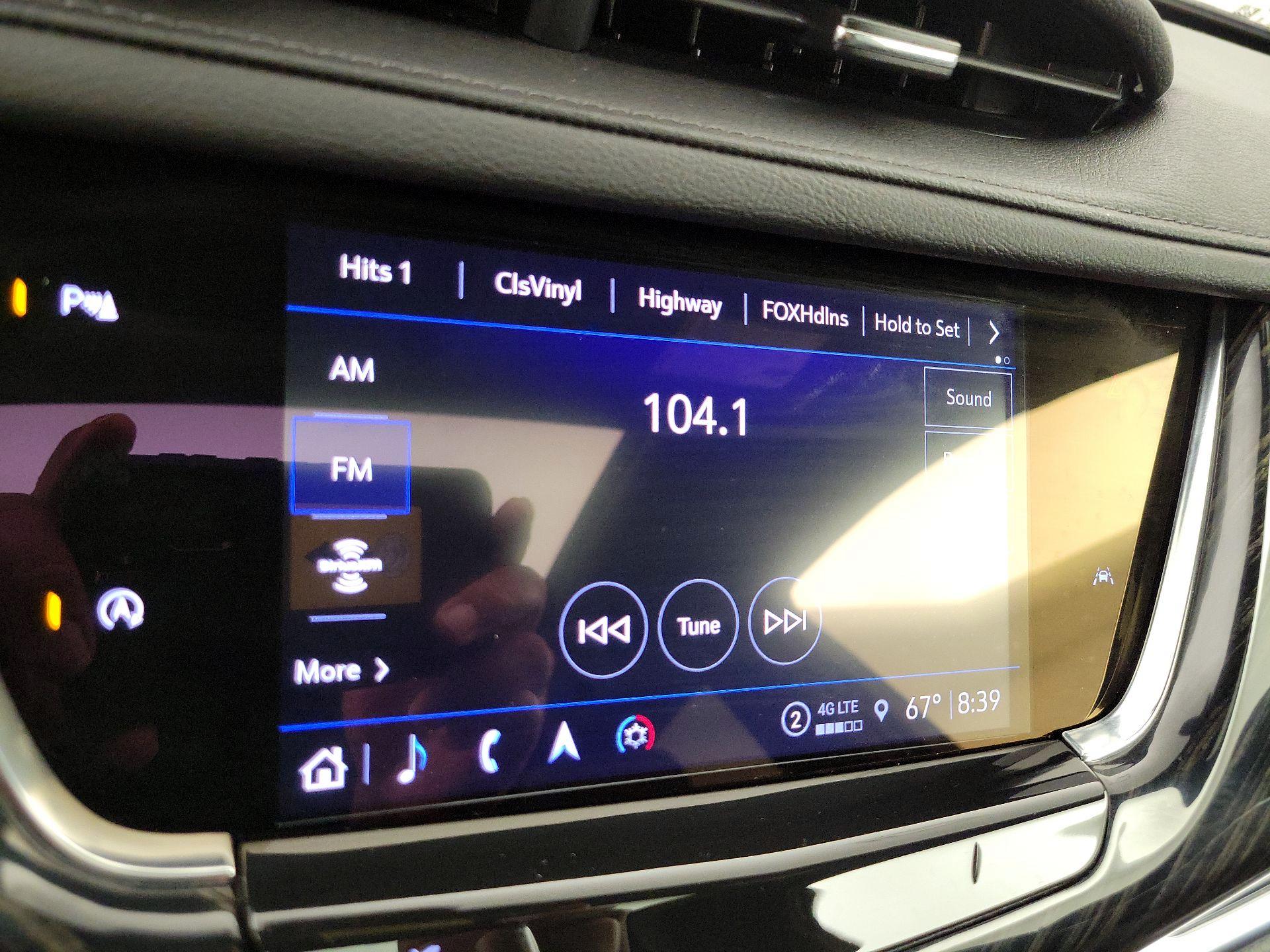 Thumbnail: 2023 Cadillac XT6 - 16