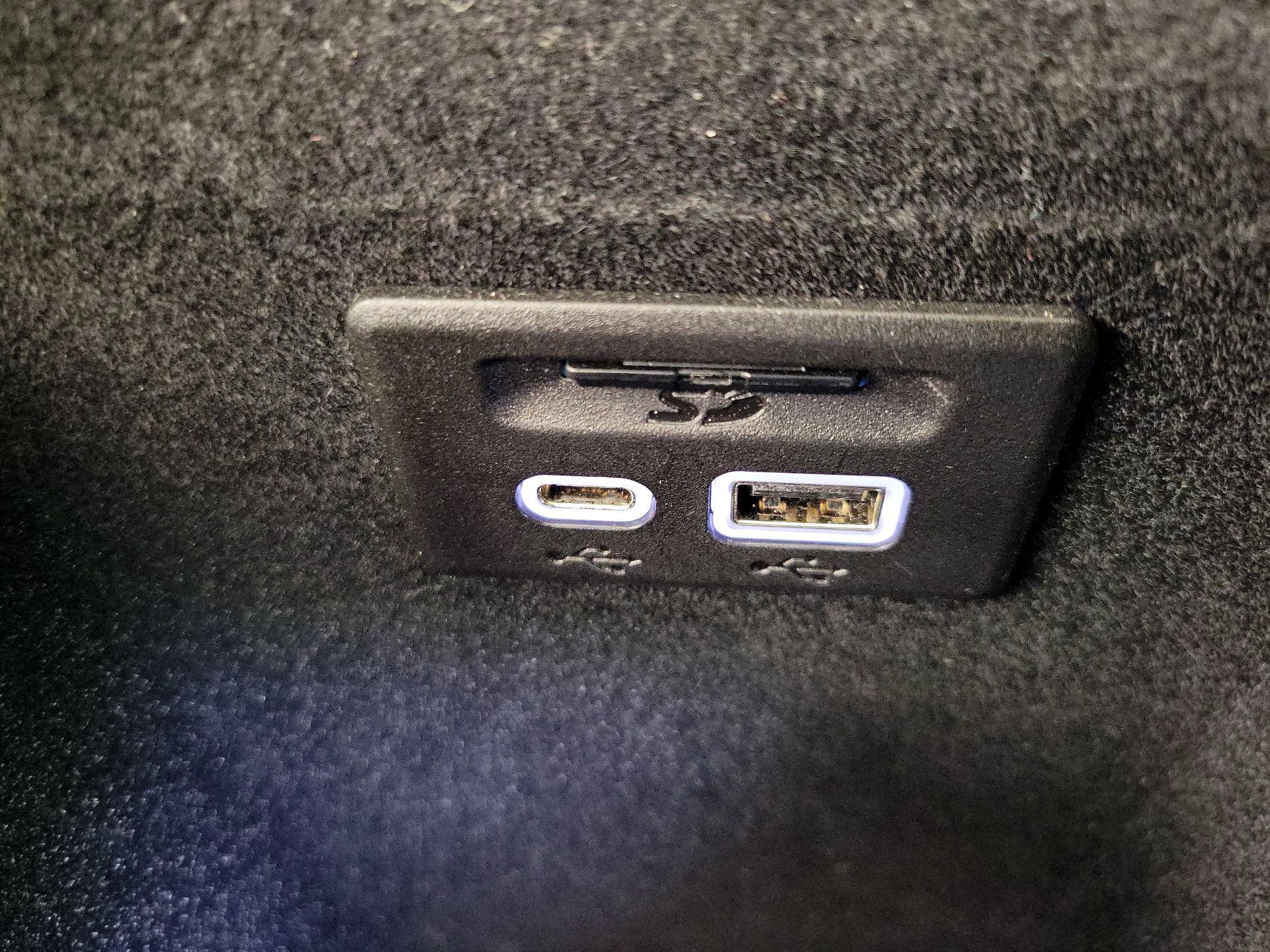 Thumbnail: 2023 Cadillac XT6 - 19