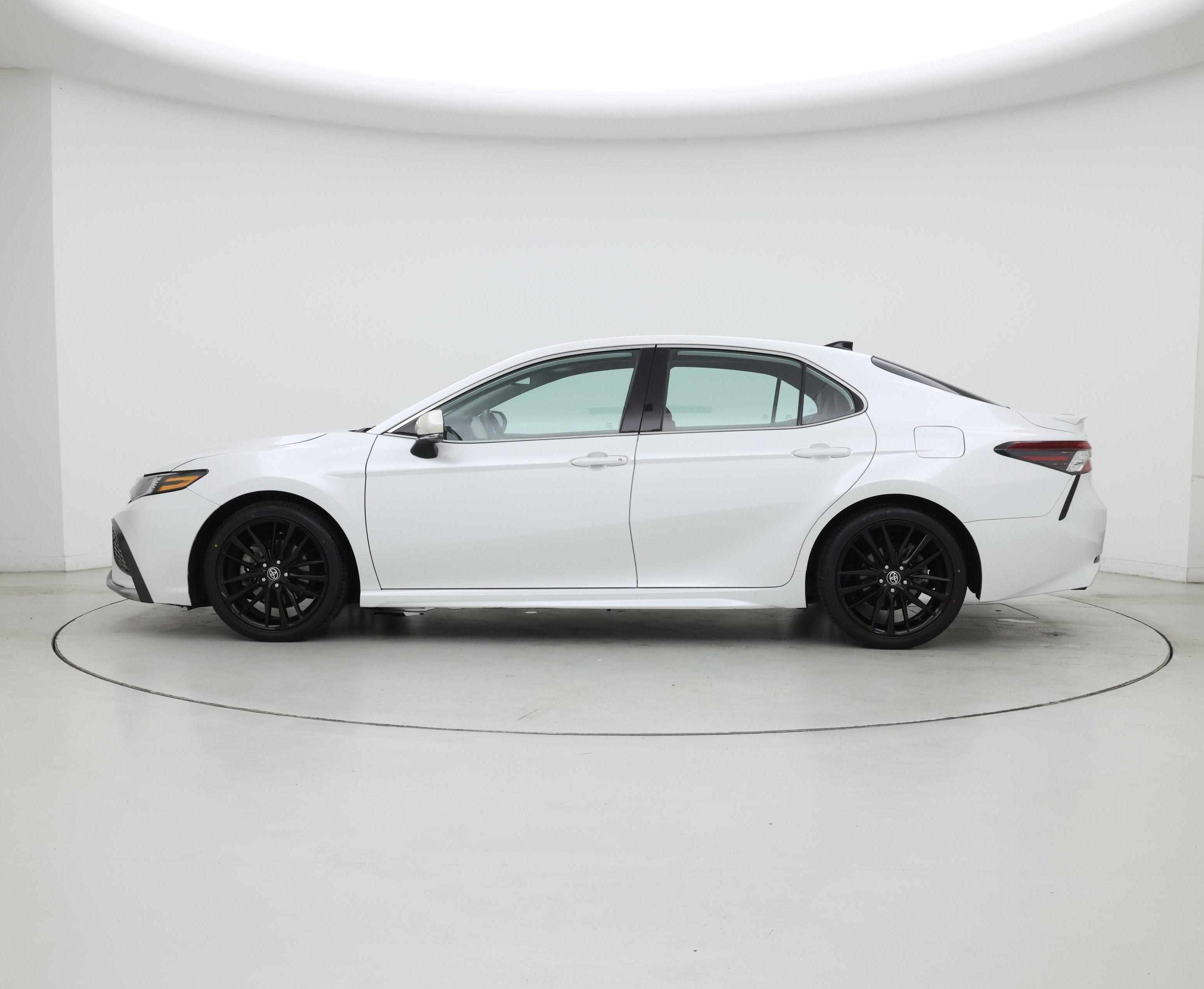 Thumbnail: 2022 Toyota Camry - 3