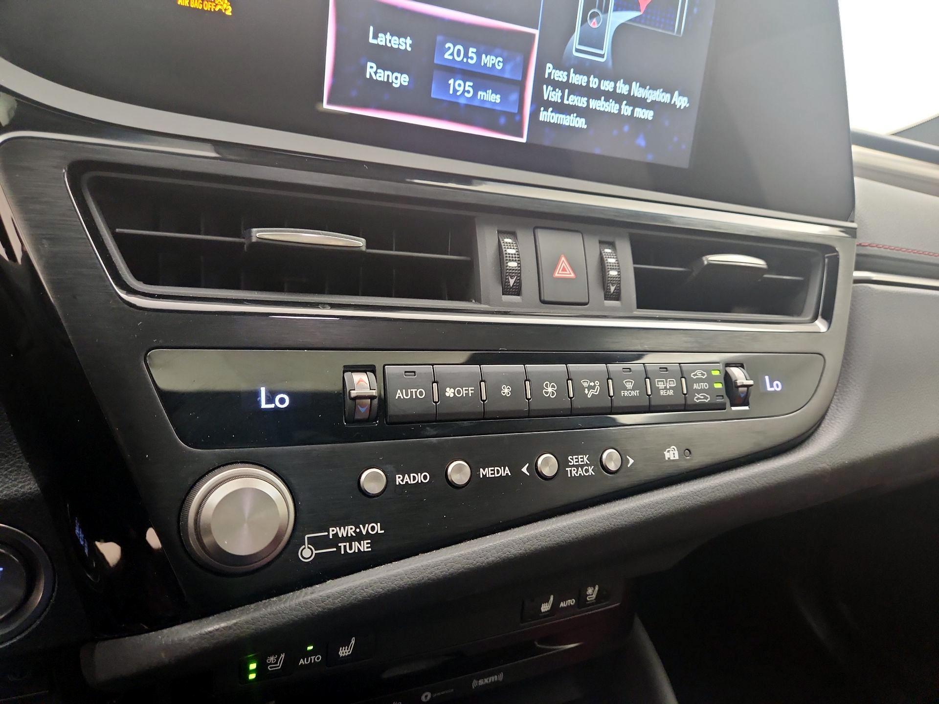 Thumbnail: 2022 Lexus ES - 16