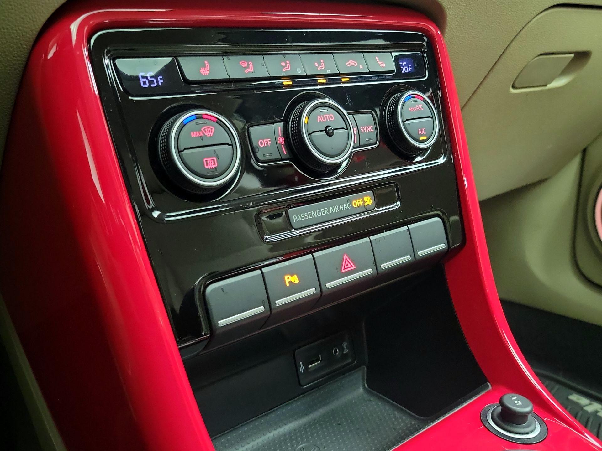 Thumbnail: 2019 Volkswagen Beetle - 17
