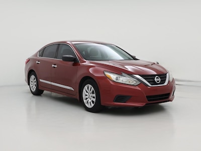 Red 2016 Nissan Altima S