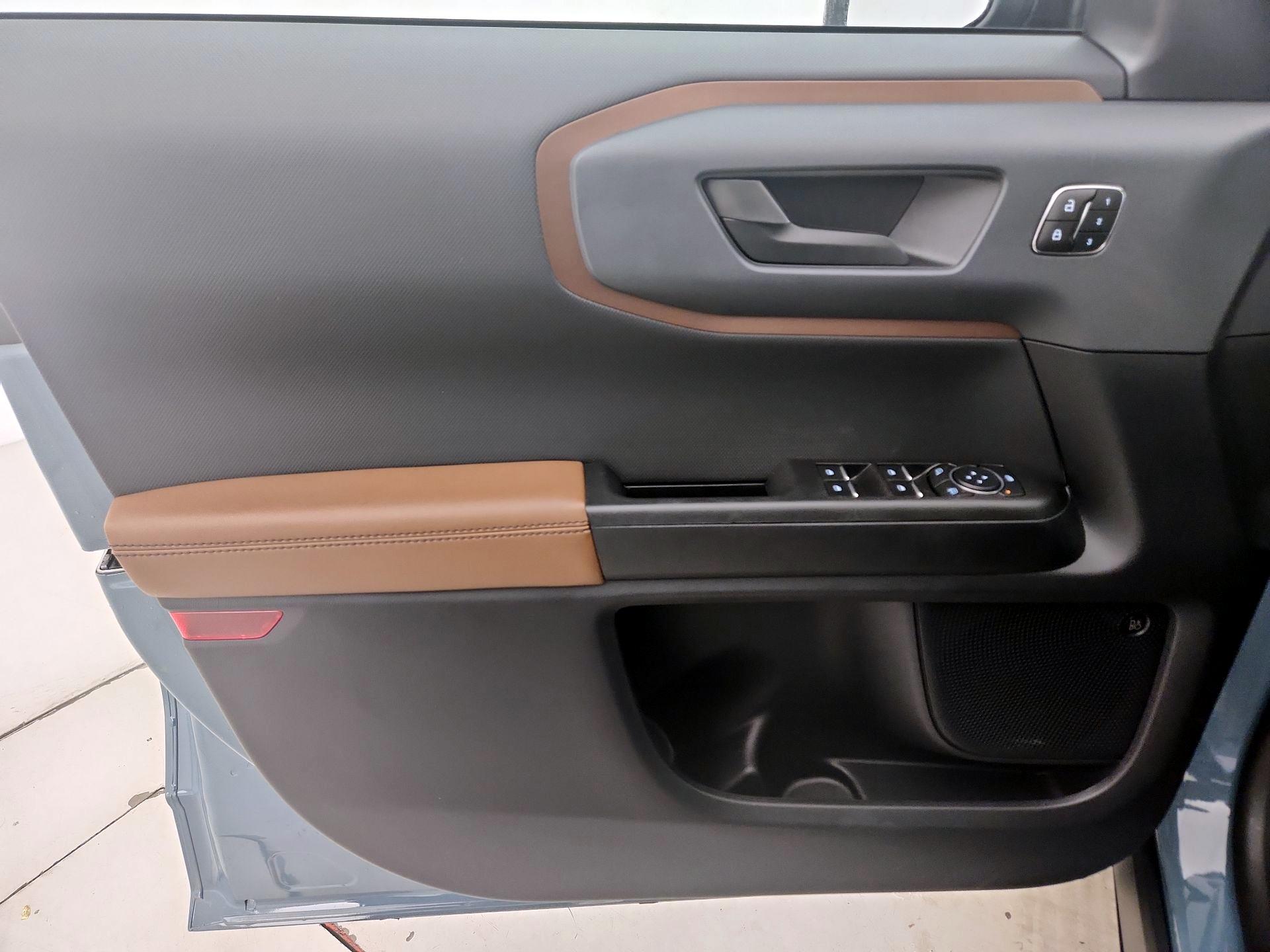 Thumbnail: 2023 Ford Bronco Sport - 12