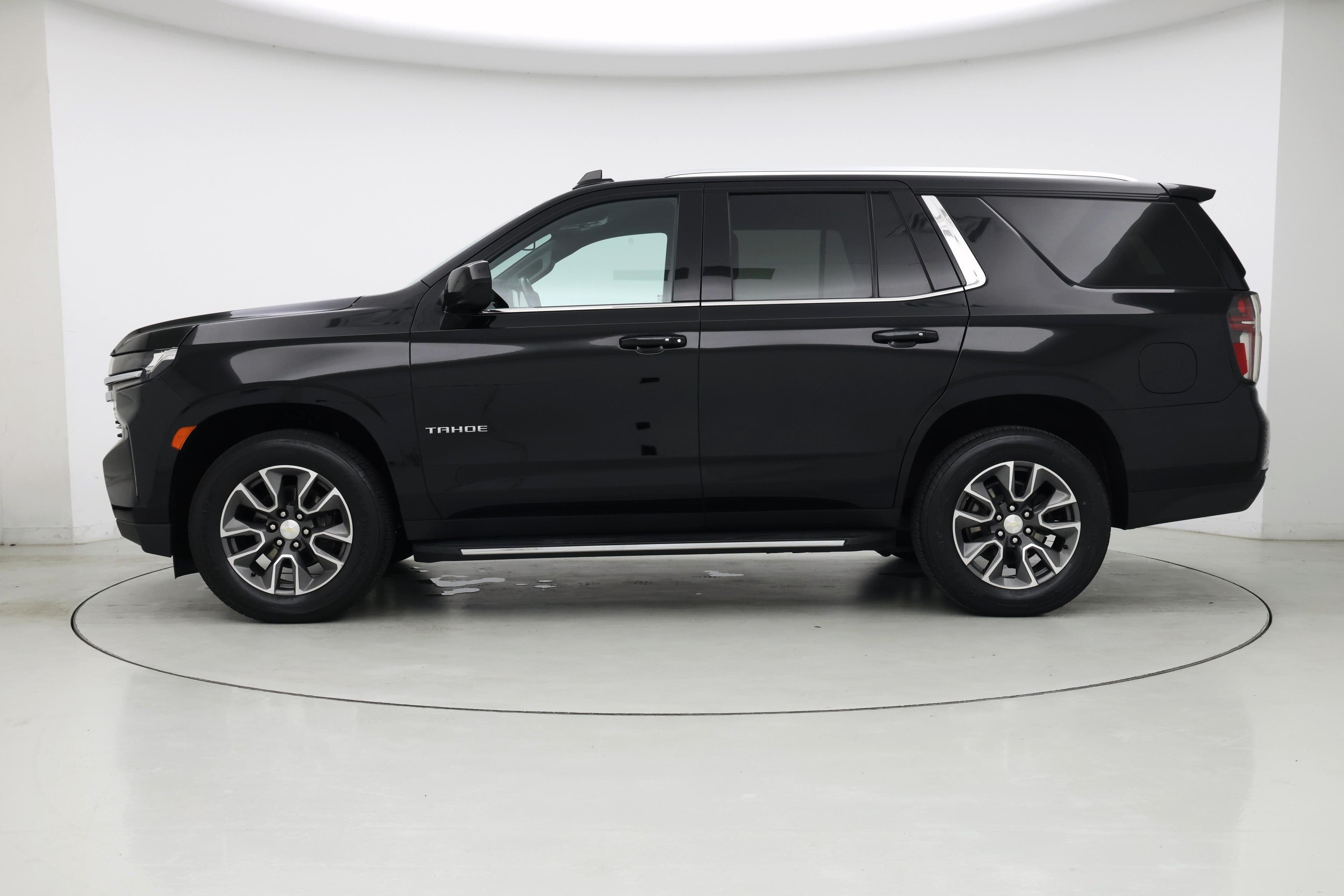 Thumbnail: 2021 Chevrolet Tahoe - 3