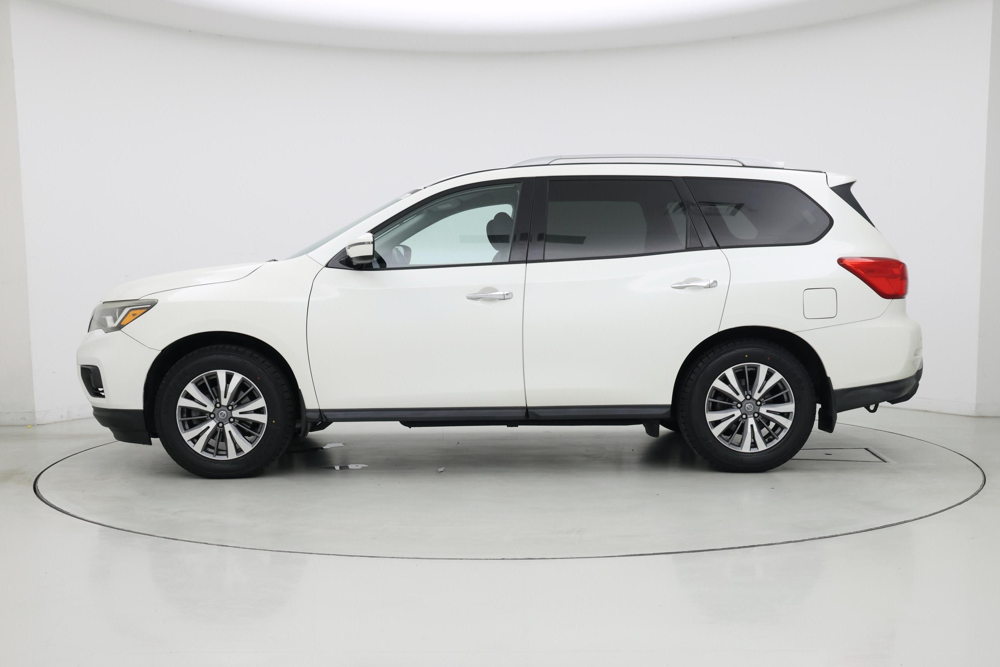 Thumbnail: 2020 Nissan Pathfinder - 3