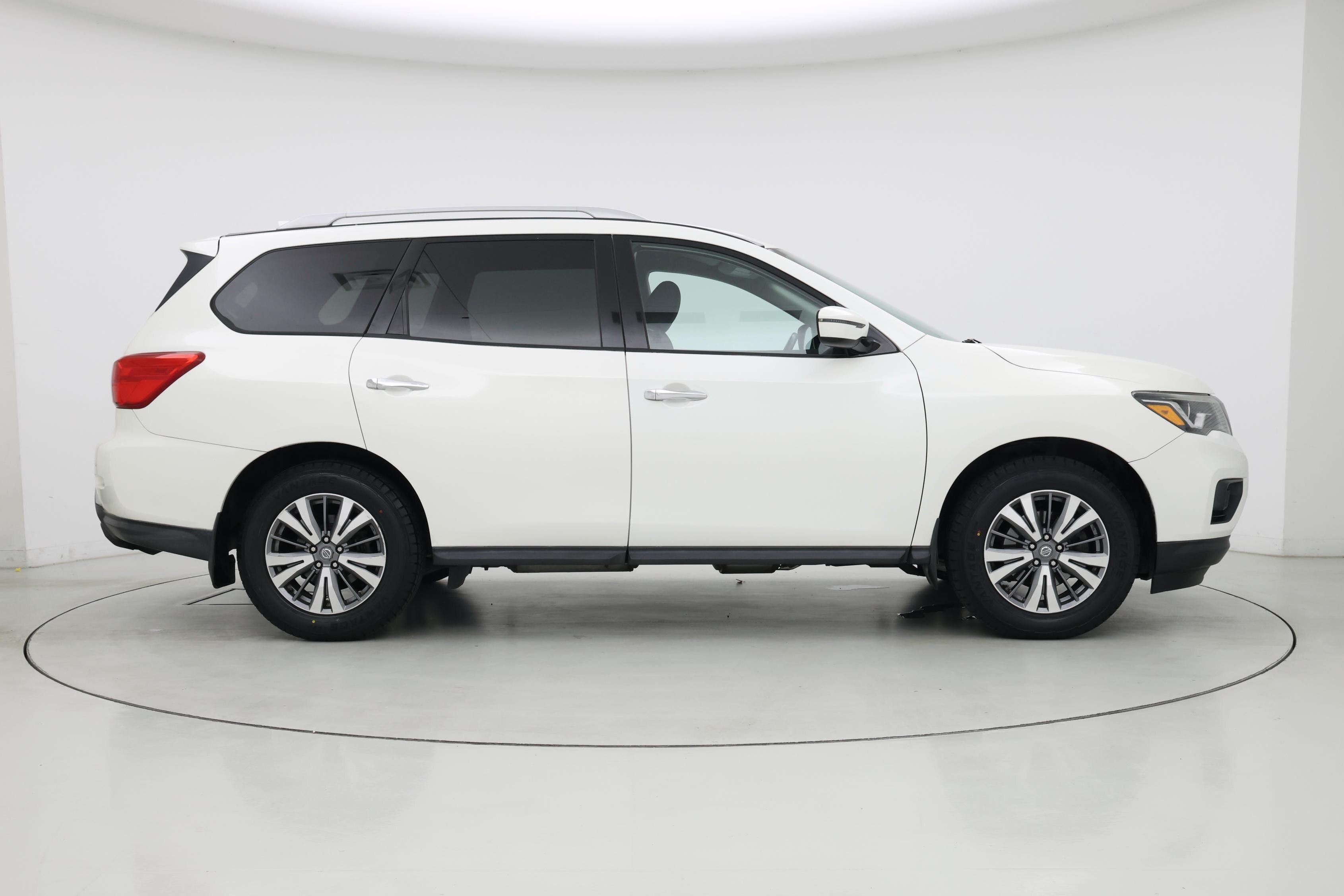 Thumbnail: 2020 Nissan Pathfinder - 7