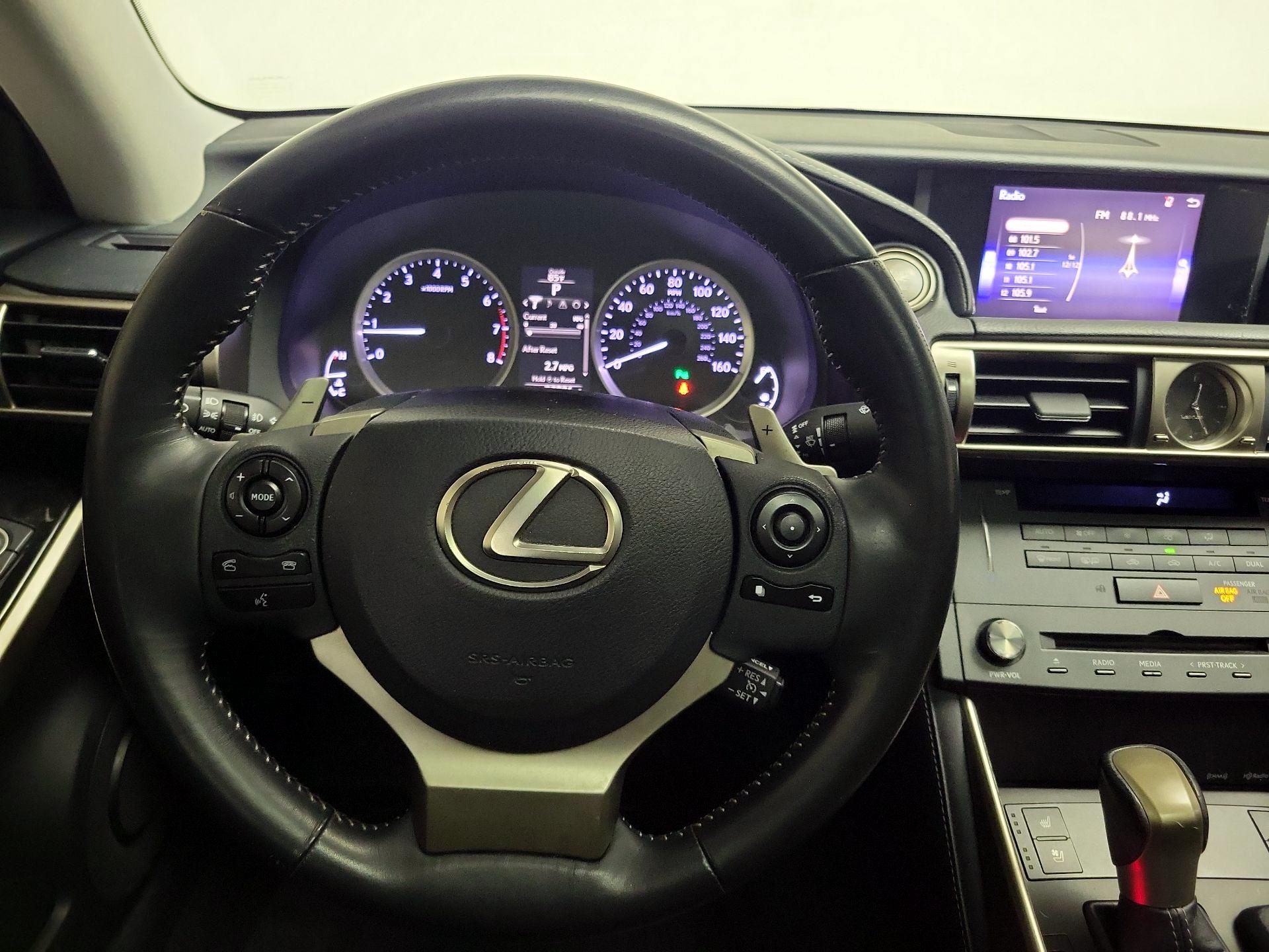 Thumbnail: 2015 Lexus IS - 10