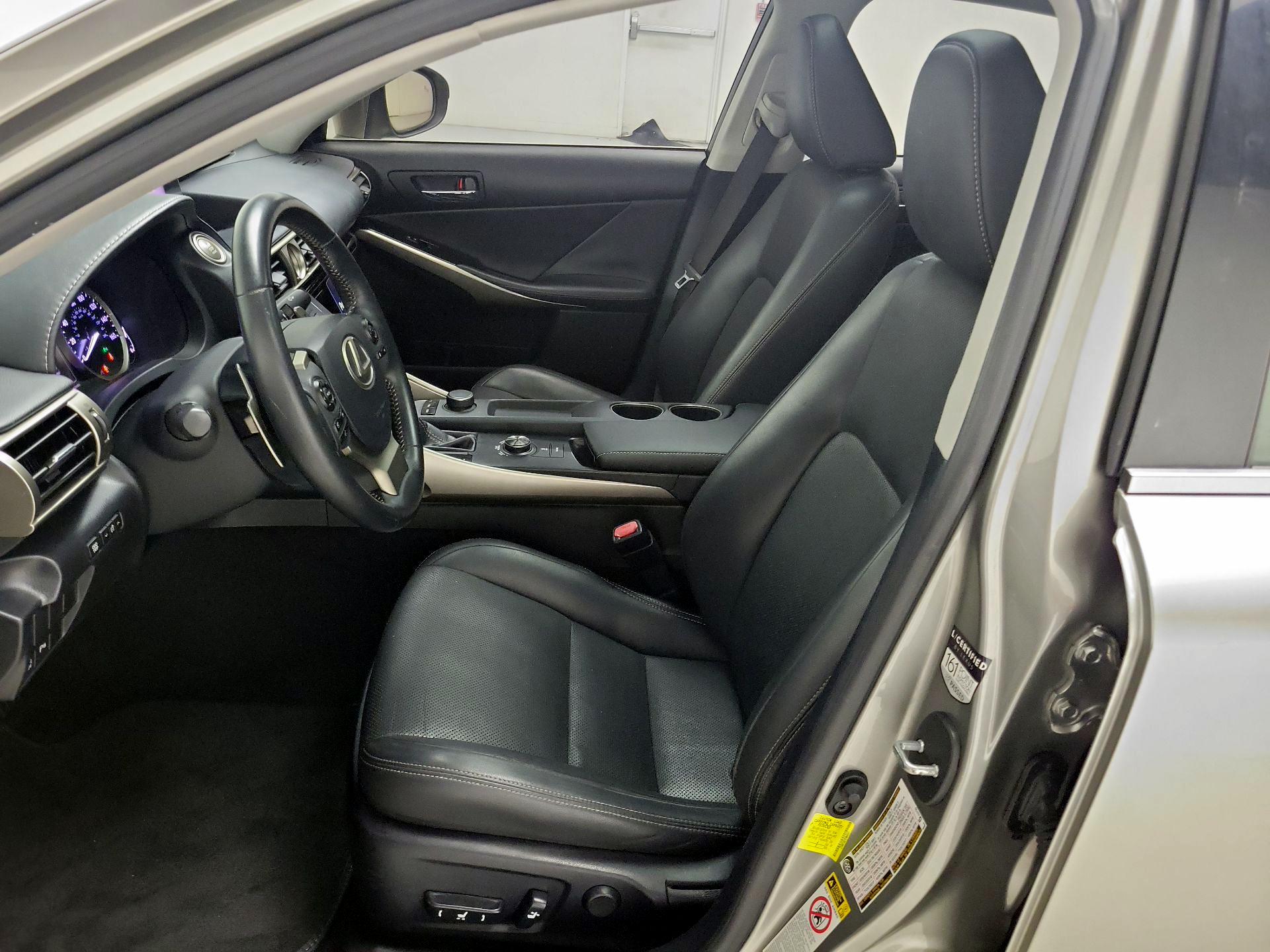 Thumbnail: 2015 Lexus IS - 11