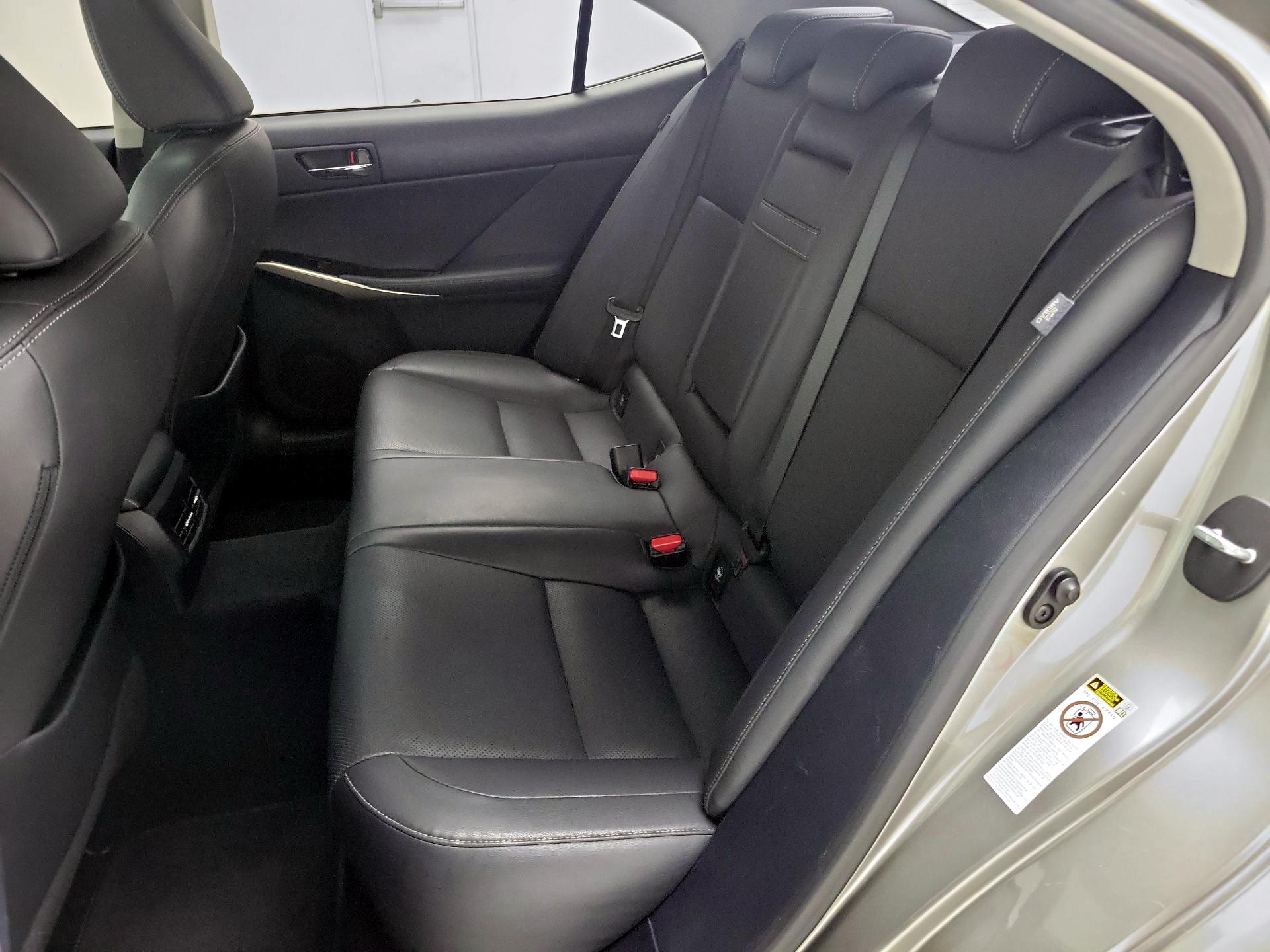 Thumbnail: 2015 Lexus IS - 20