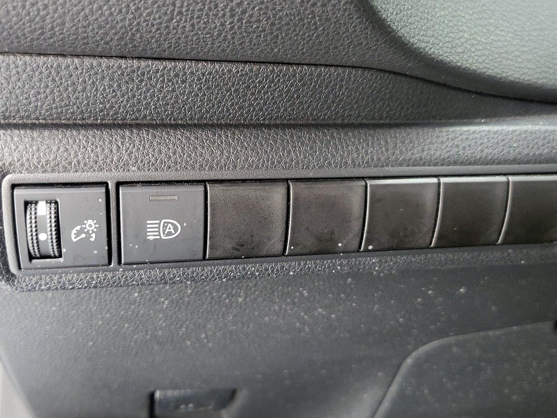 Thumbnail: 2021 Toyota Corolla - 13