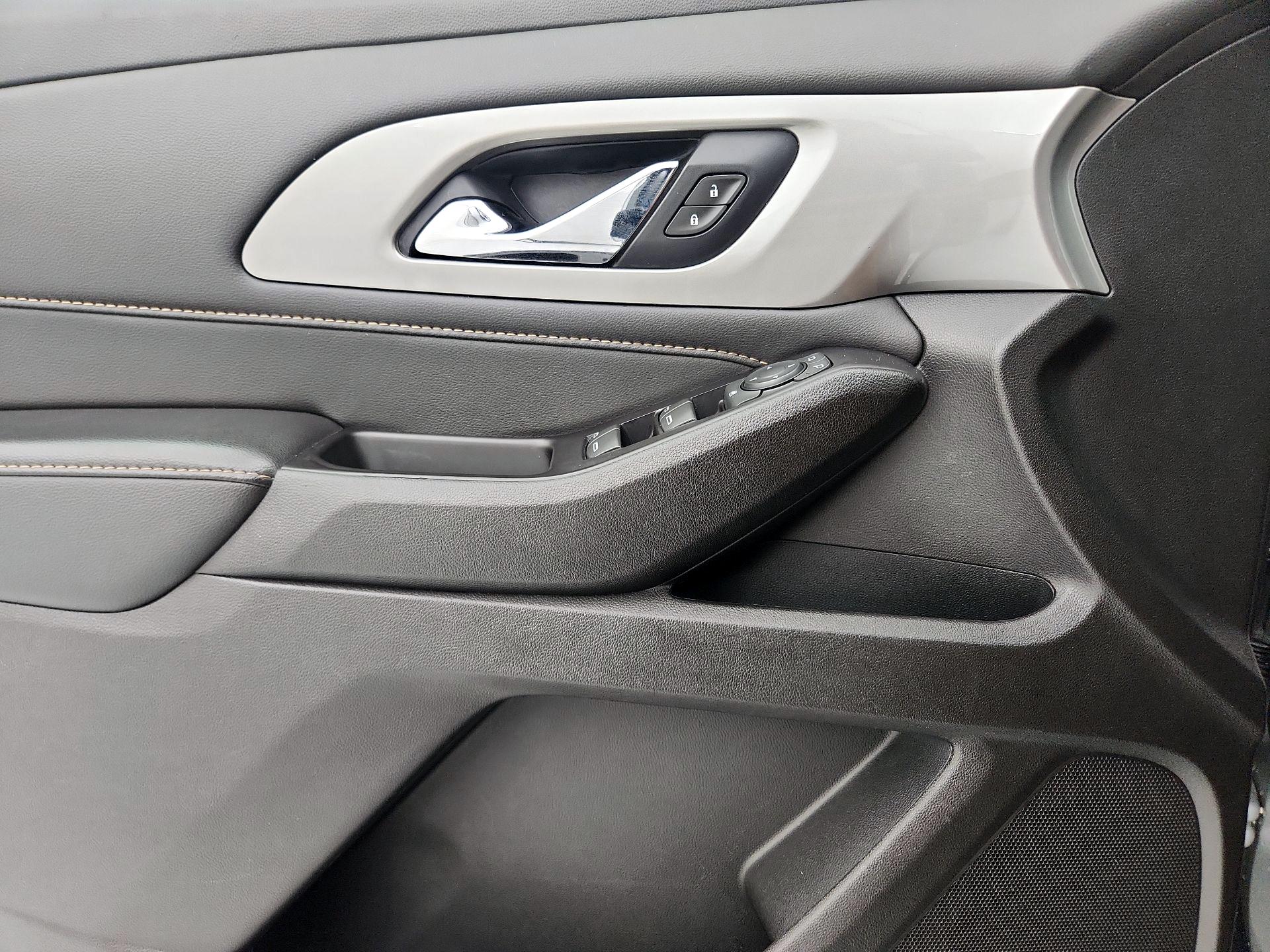 Thumbnail: 2020 Chevrolet Traverse - 12