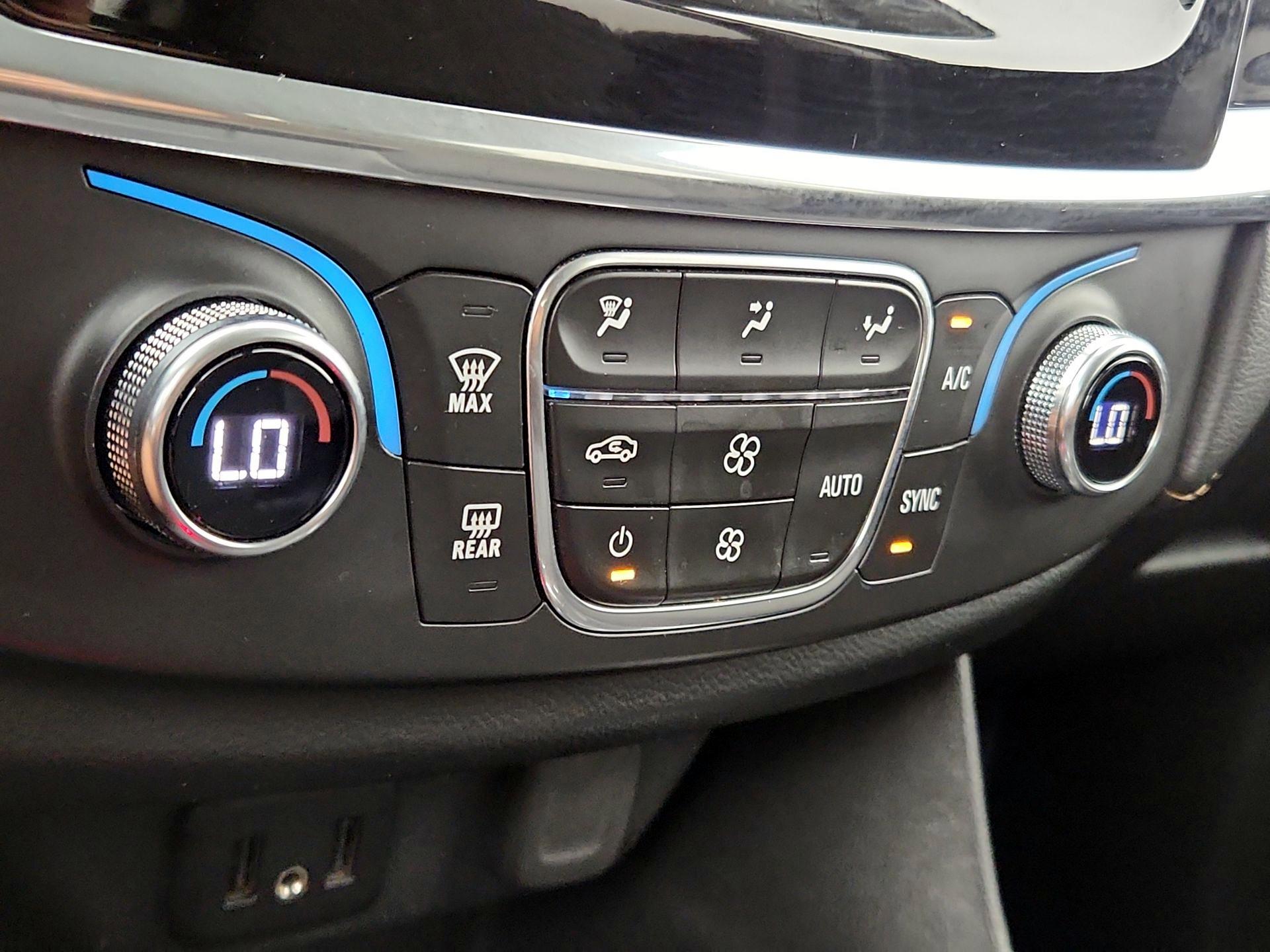 Thumbnail: 2020 Chevrolet Traverse - 16