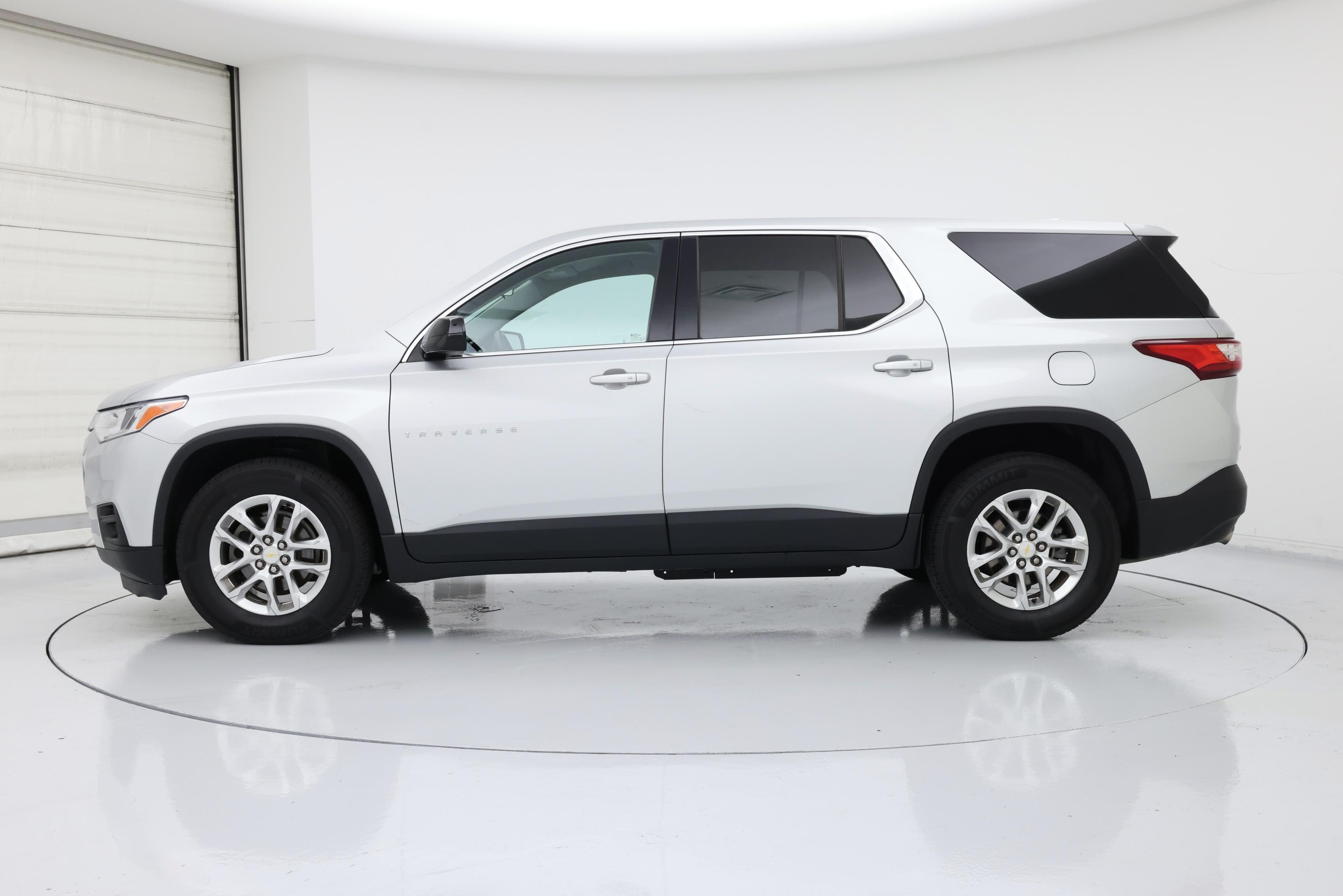 Thumbnail: 2020 Chevrolet Traverse - 3